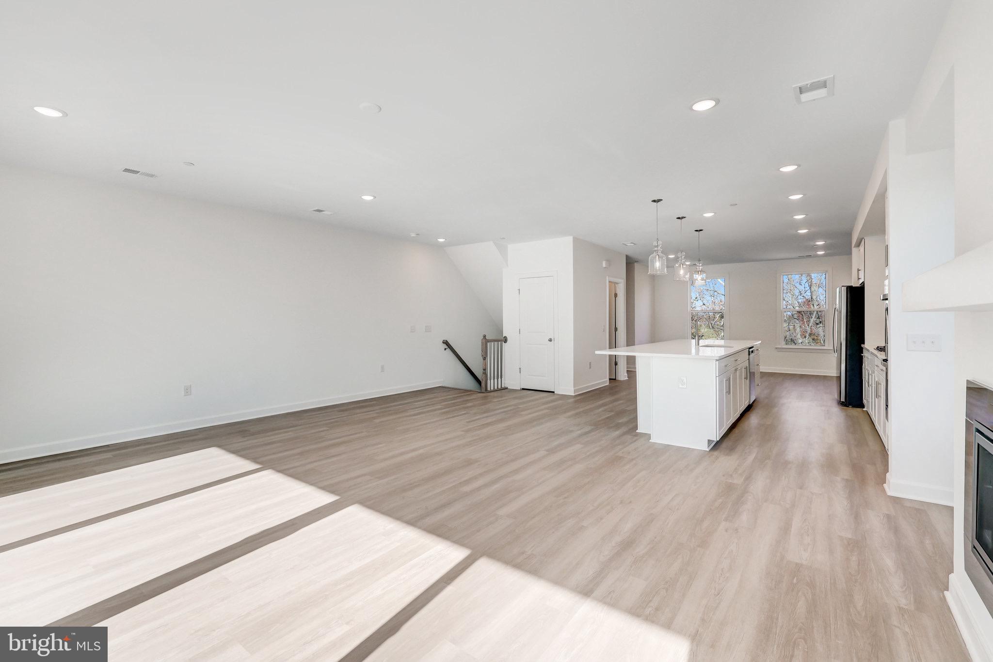 THE BOULEVARDS AT WESTFIELDS - Residential Lease