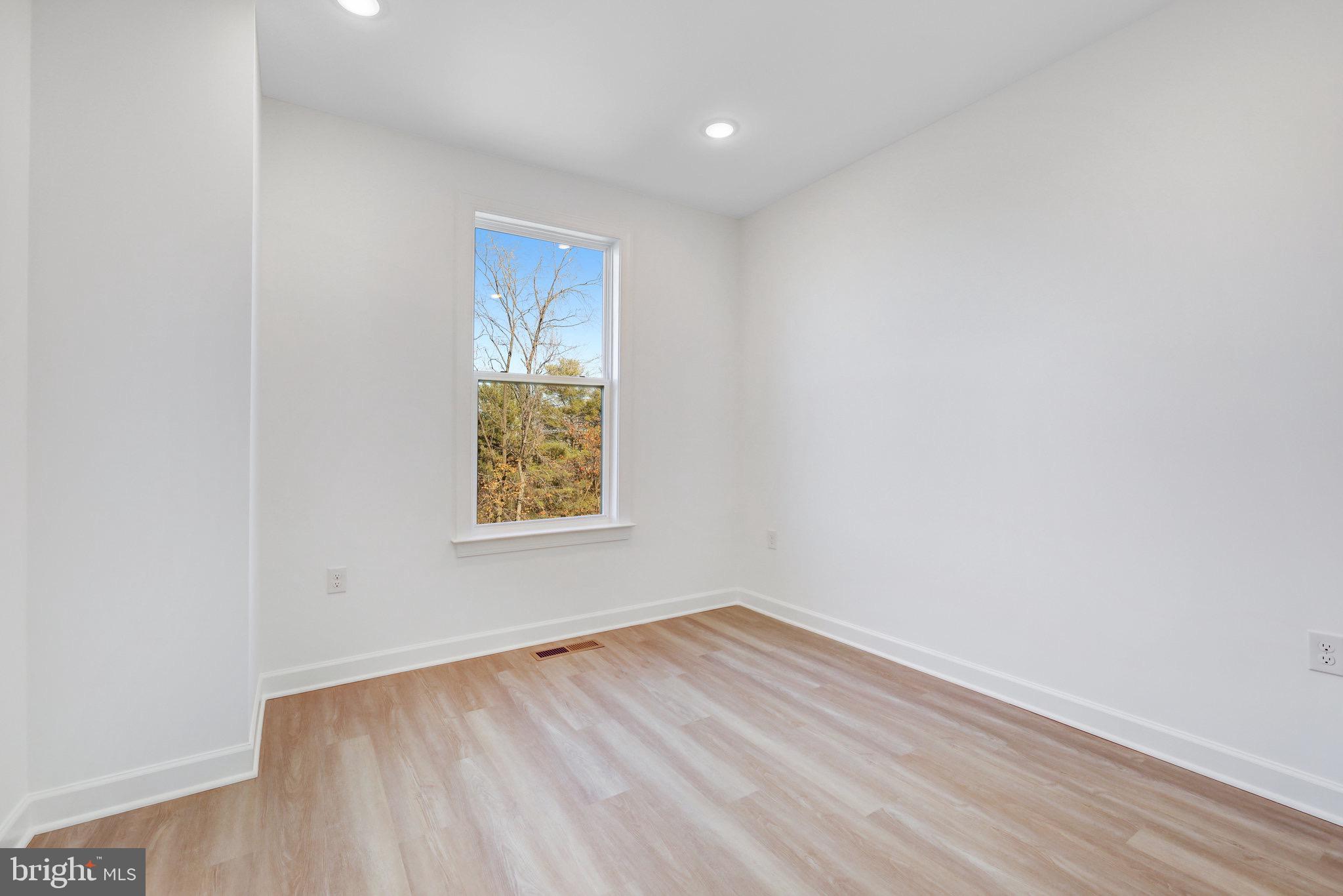 THE BOULEVARDS AT WESTFIELDS - Residential Lease