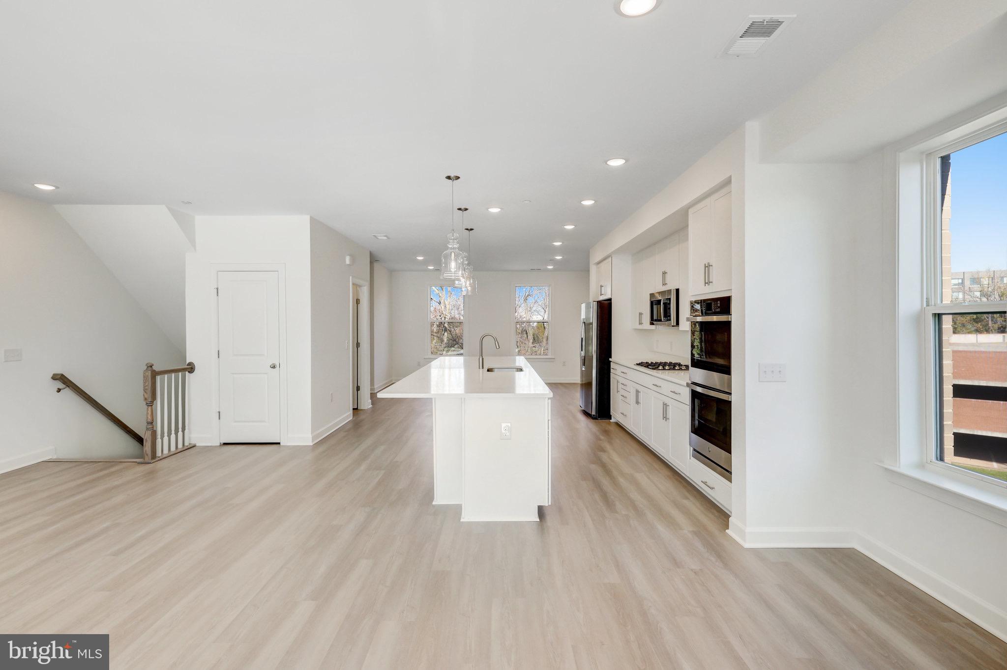 THE BOULEVARDS AT WESTFIELDS - Residential Lease