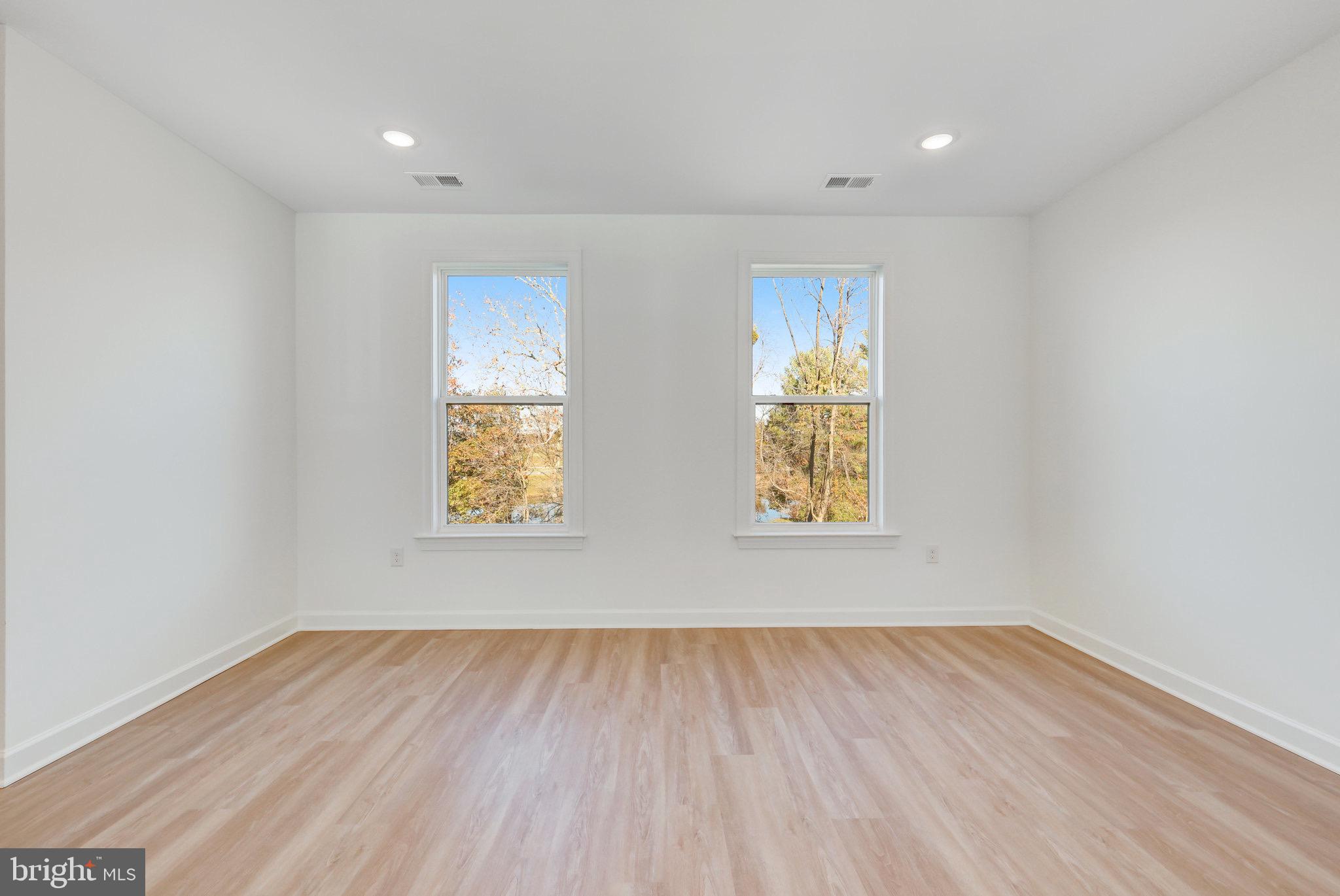 THE BOULEVARDS AT WESTFIELDS - Residential Lease