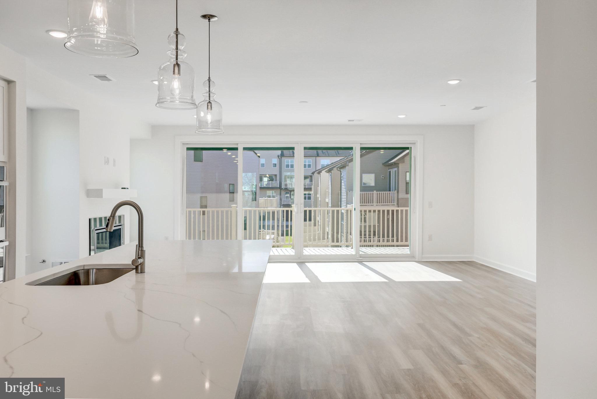 THE BOULEVARDS AT WESTFIELDS - Residential Lease