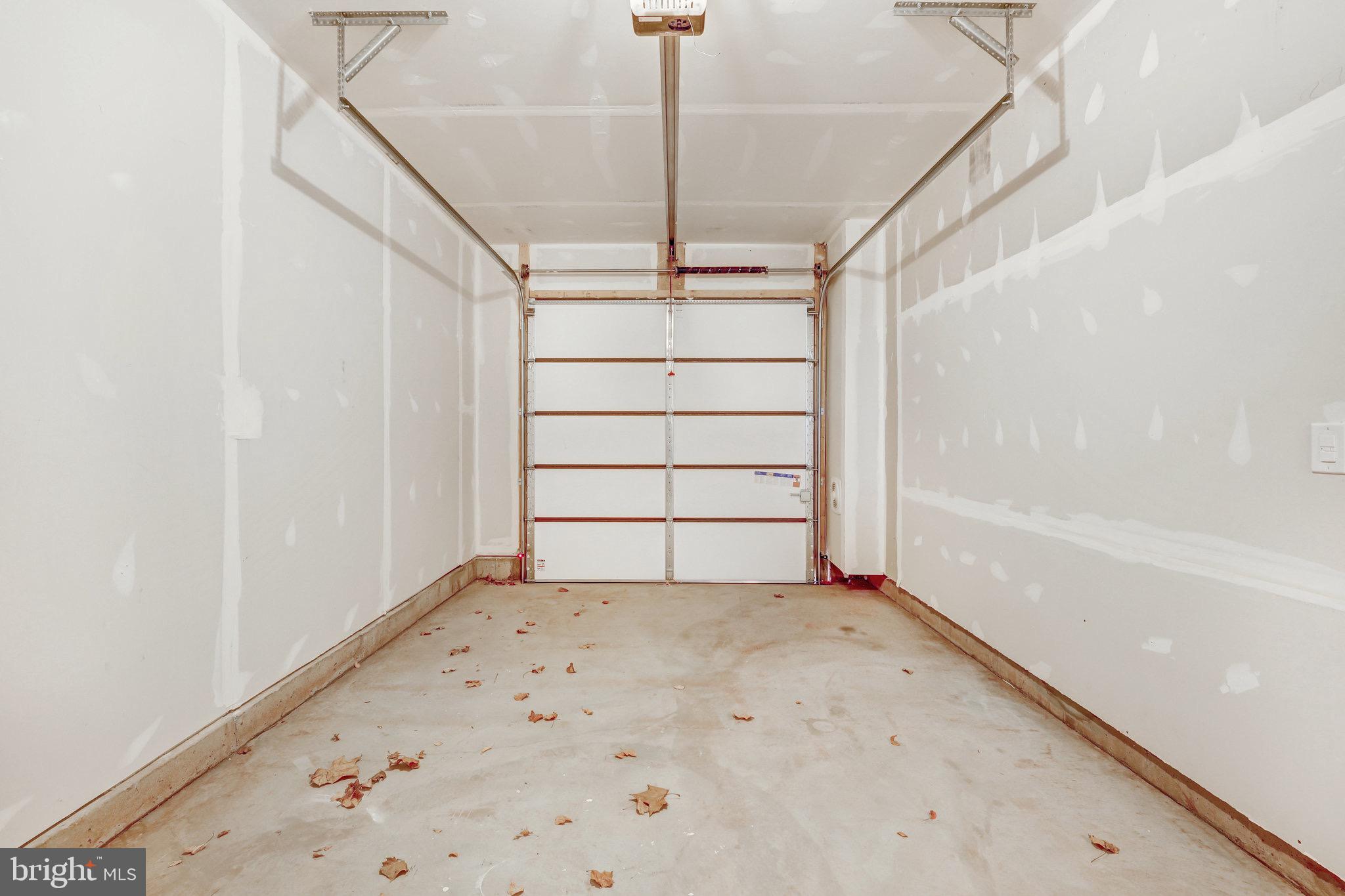 THE BOULEVARDS AT WESTFIELDS - Residential Lease