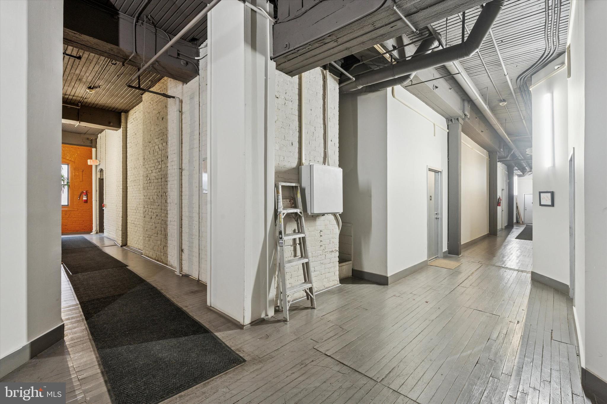 LOFT DISTRICT - Residential Lease
