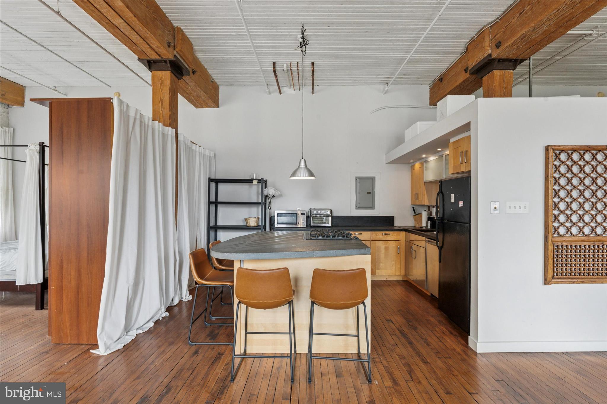 LOFT DISTRICT - Residential Lease