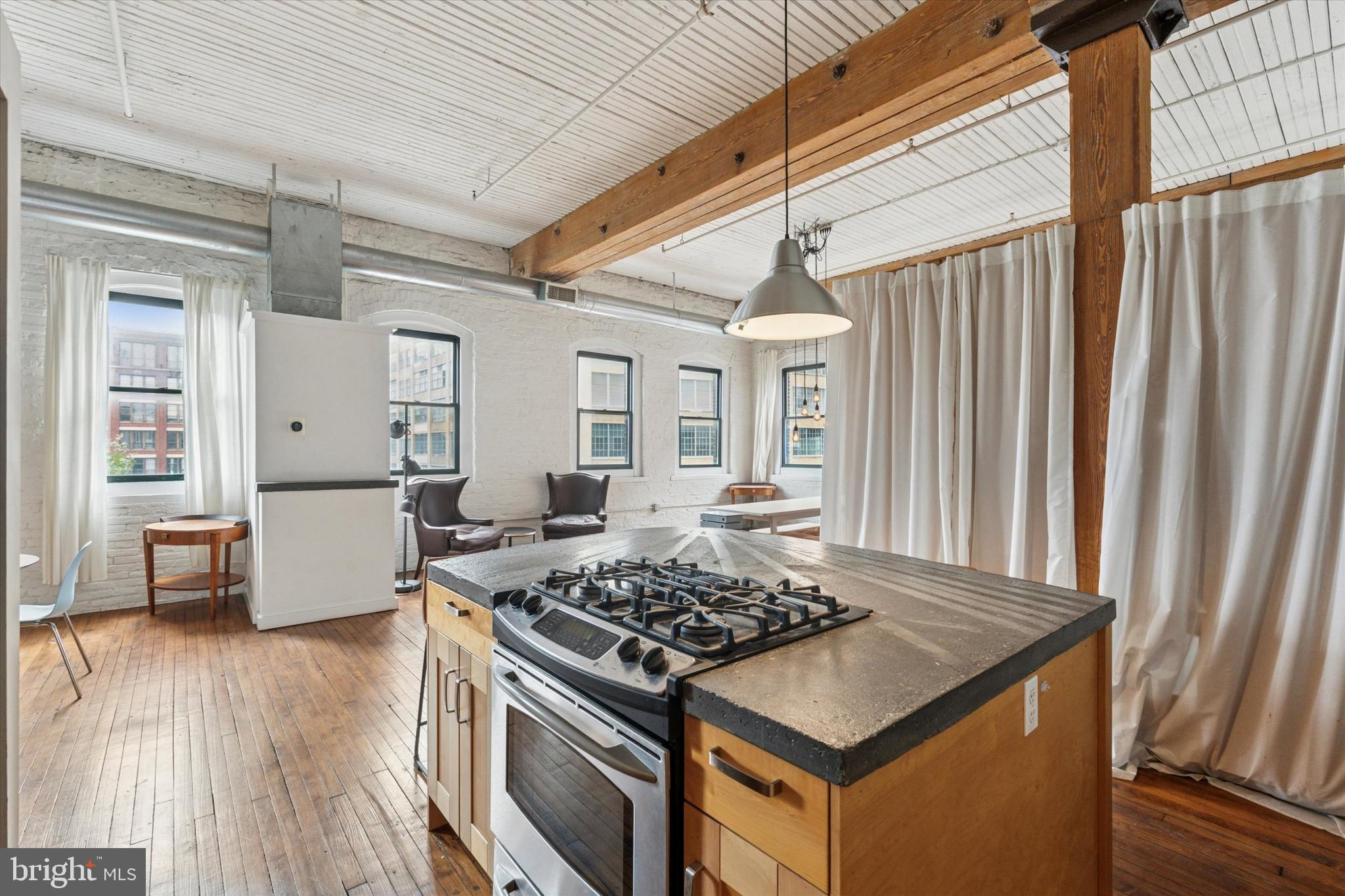 LOFT DISTRICT - Residential Lease