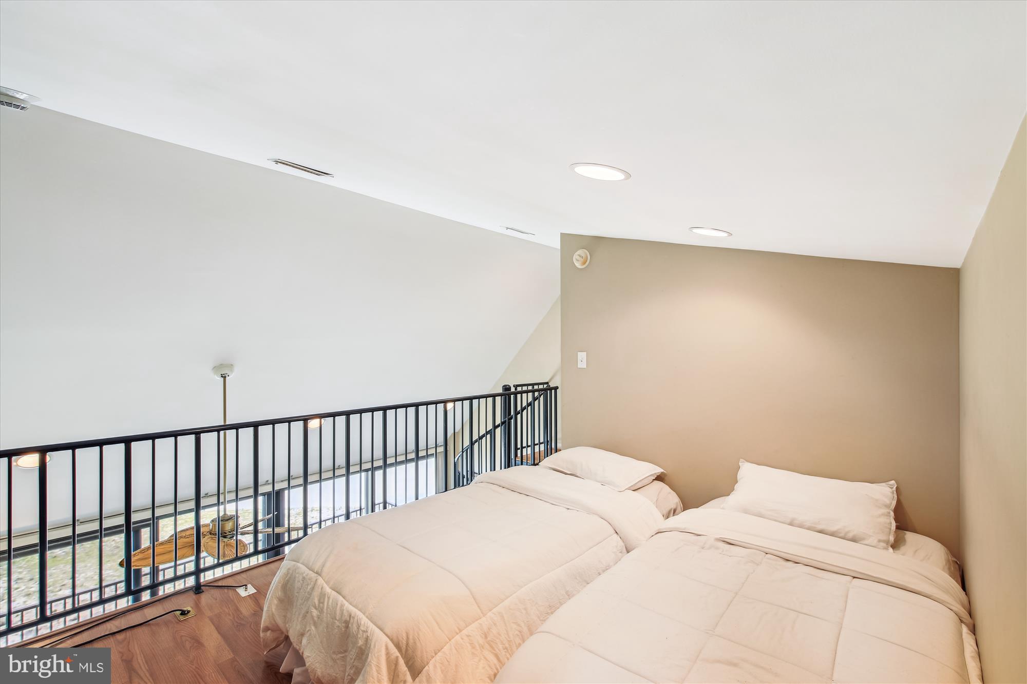 SEA COLONY EAST - Residential