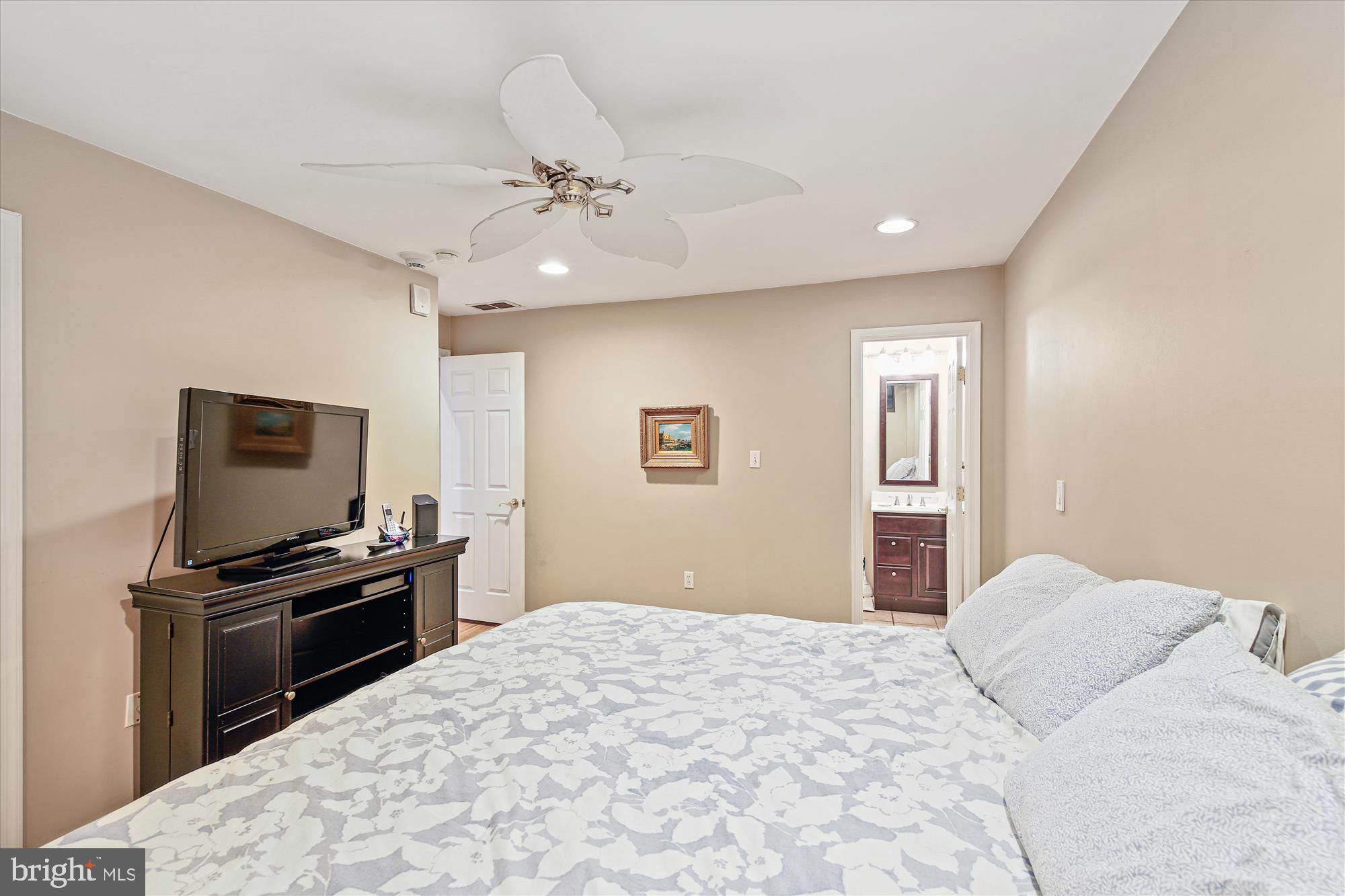 SEA COLONY EAST - Residential