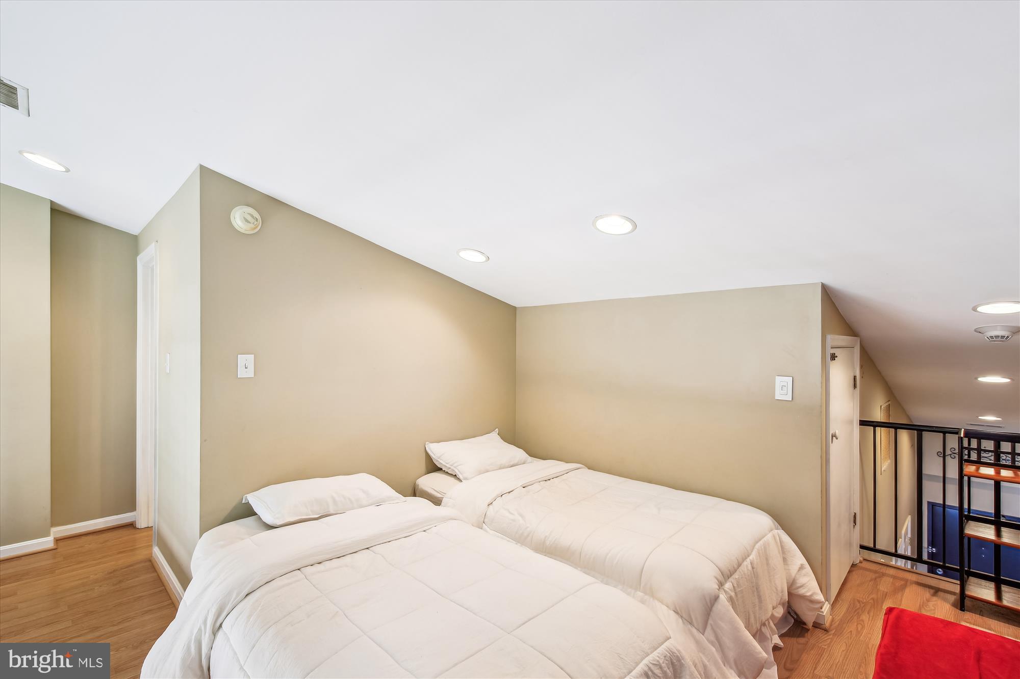 SEA COLONY EAST - Residential