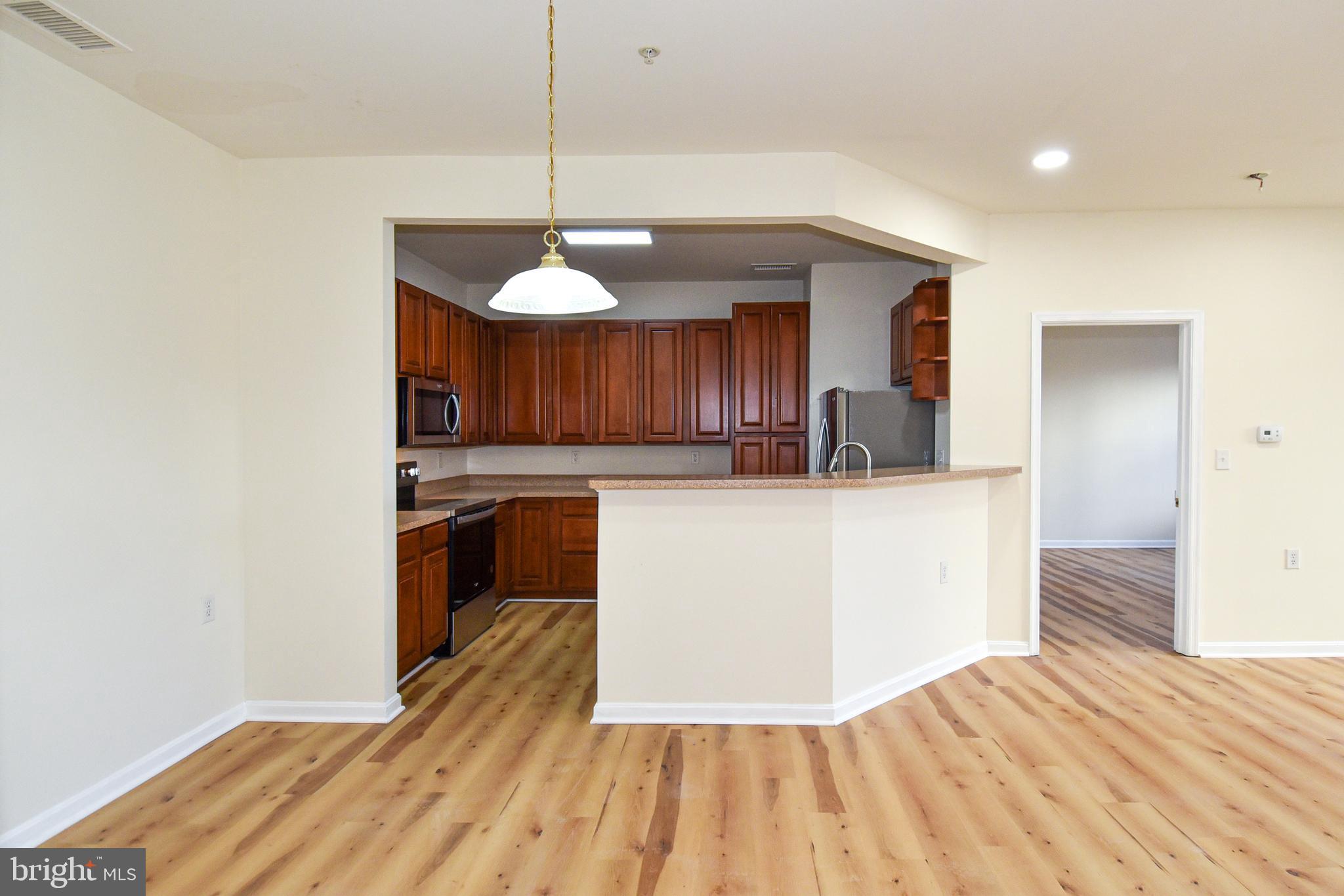 KINGSVIEW VILLAGE - Residential