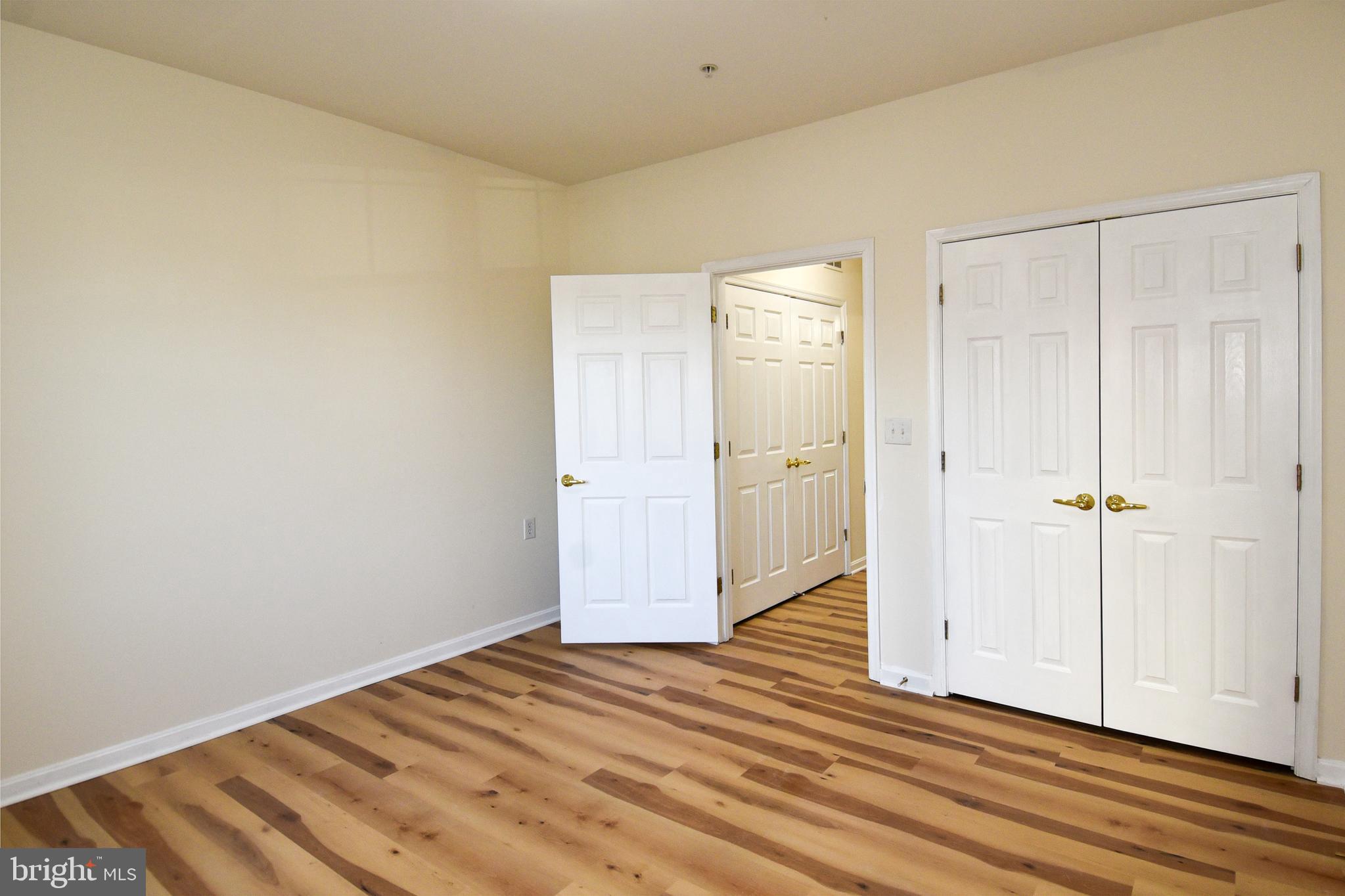 KINGSVIEW VILLAGE - Residential