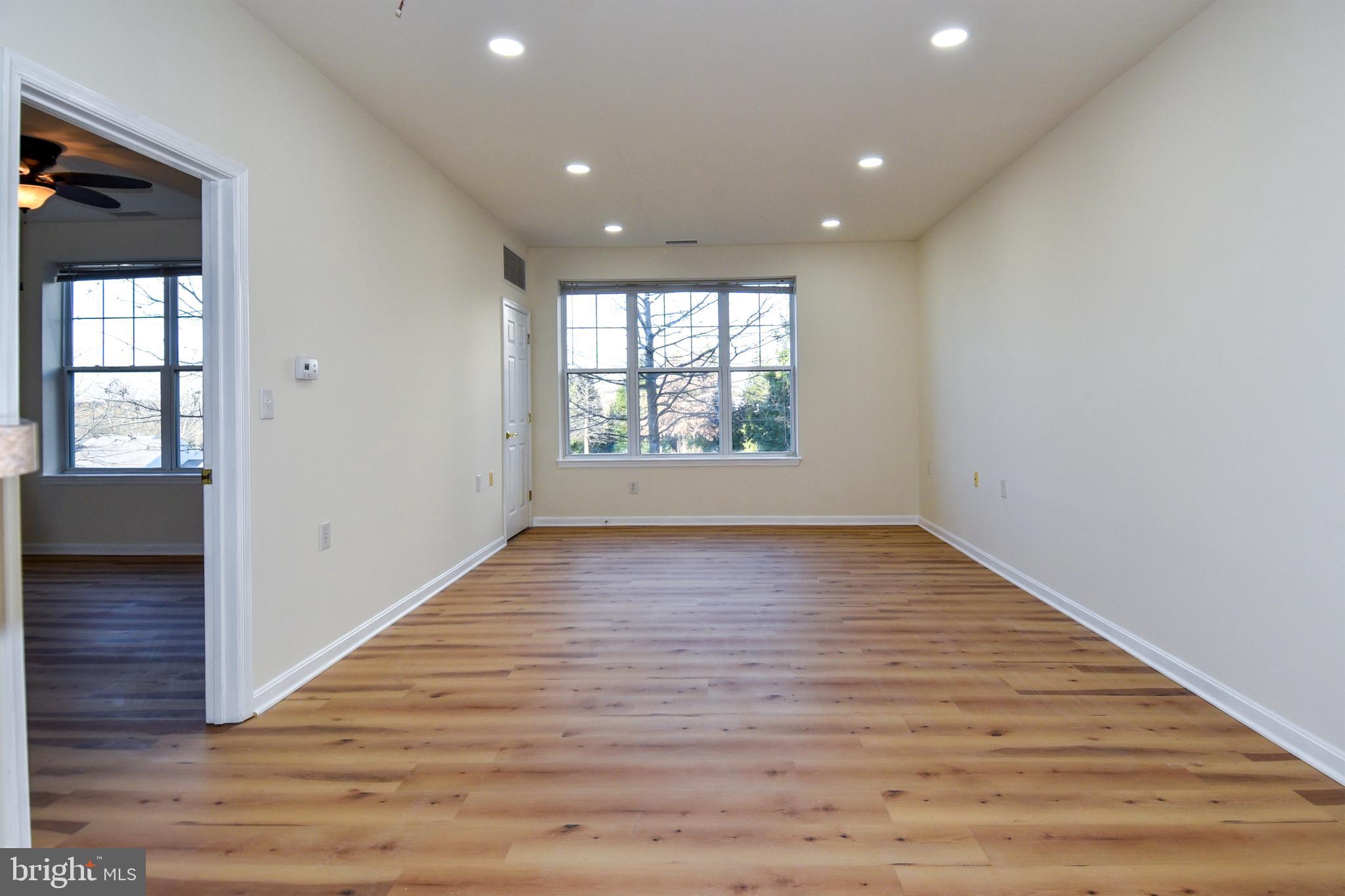 KINGSVIEW VILLAGE - Residential