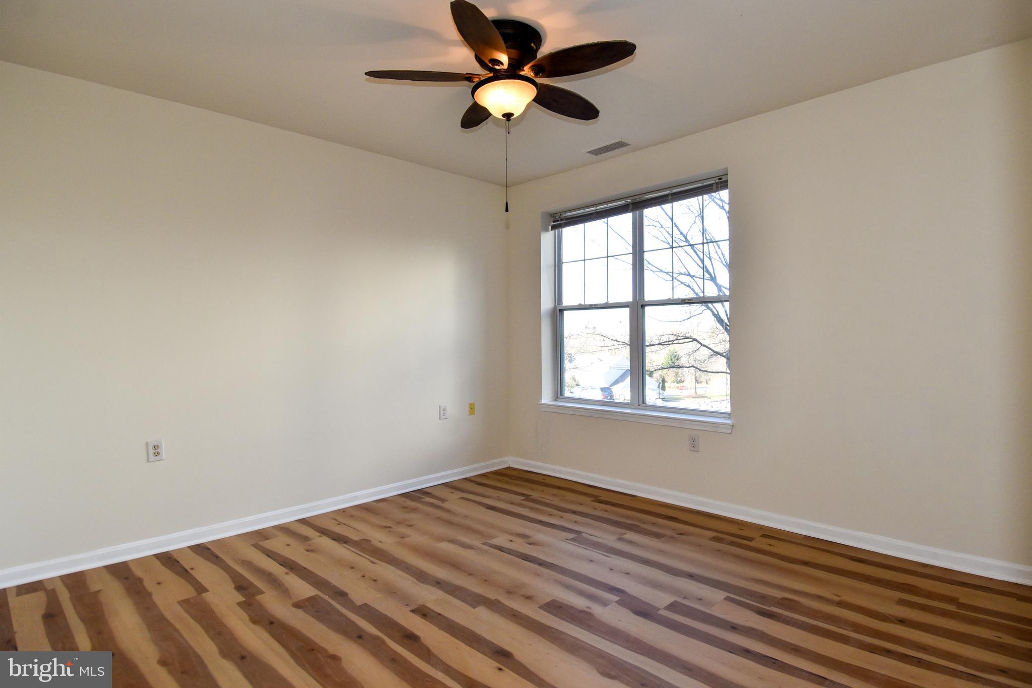 KINGSVIEW VILLAGE - Residential