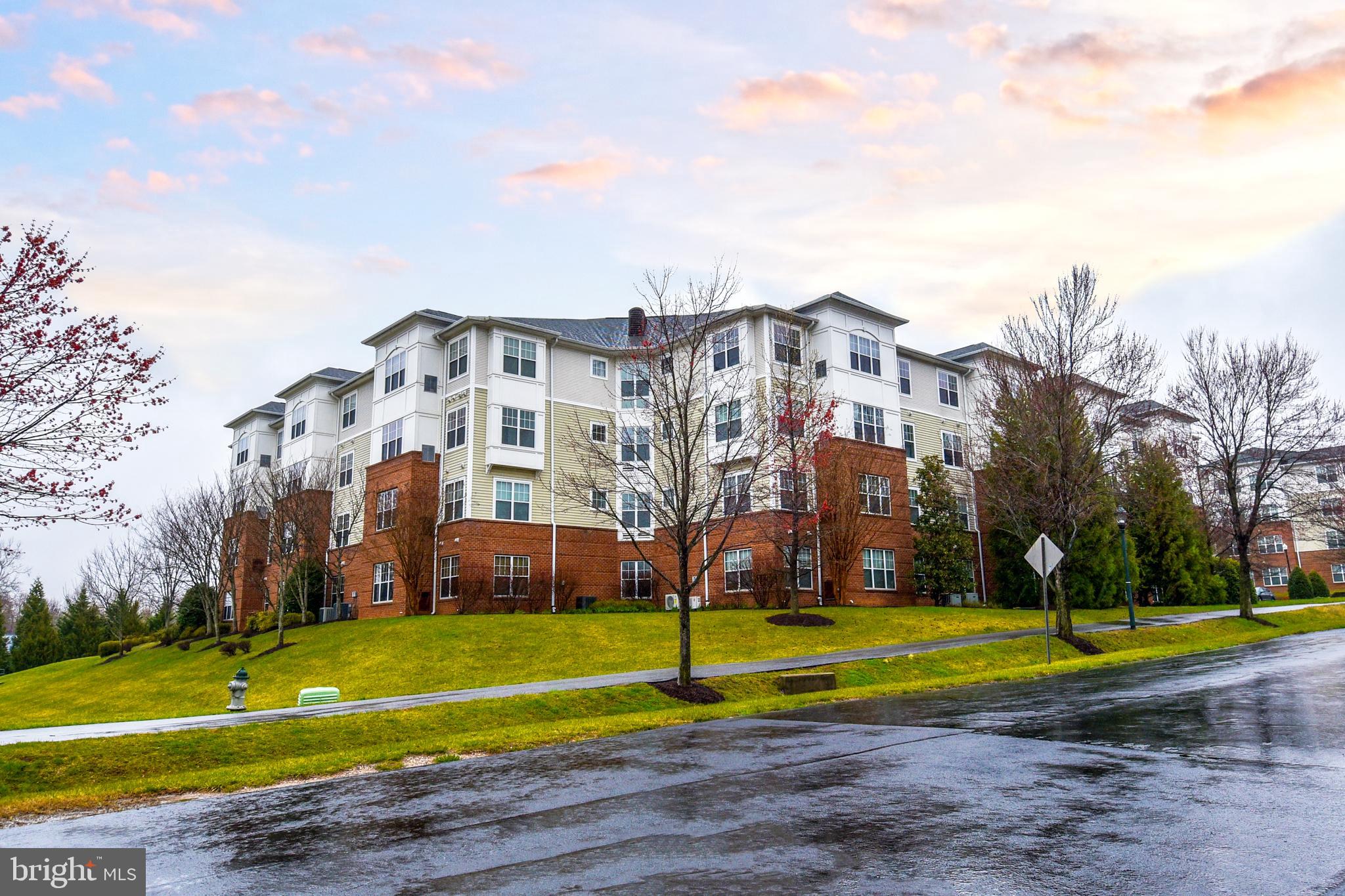 KINGSVIEW VILLAGE - Residential