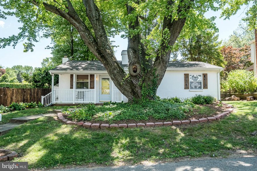 Charming Rancher in Cape St. Claire. Main level living at it's best with a traditional floor-plan. Community features include a beach, boat ramp and access to a pier/dock. Broadneck Schools! Convenient to major routes.