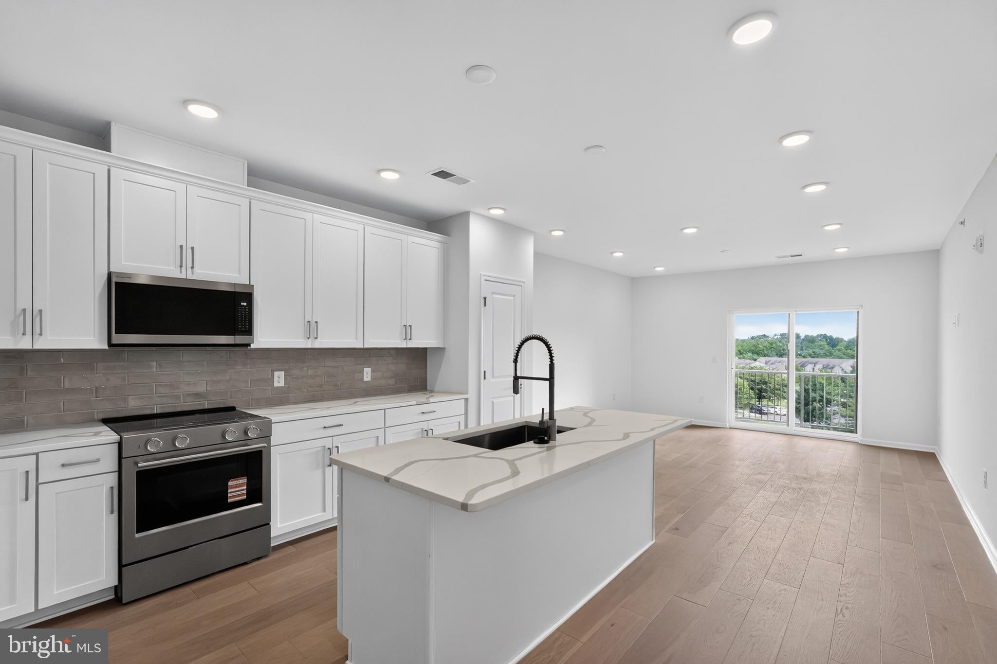 431 WASHINGTON STREET 2110 JADWIN