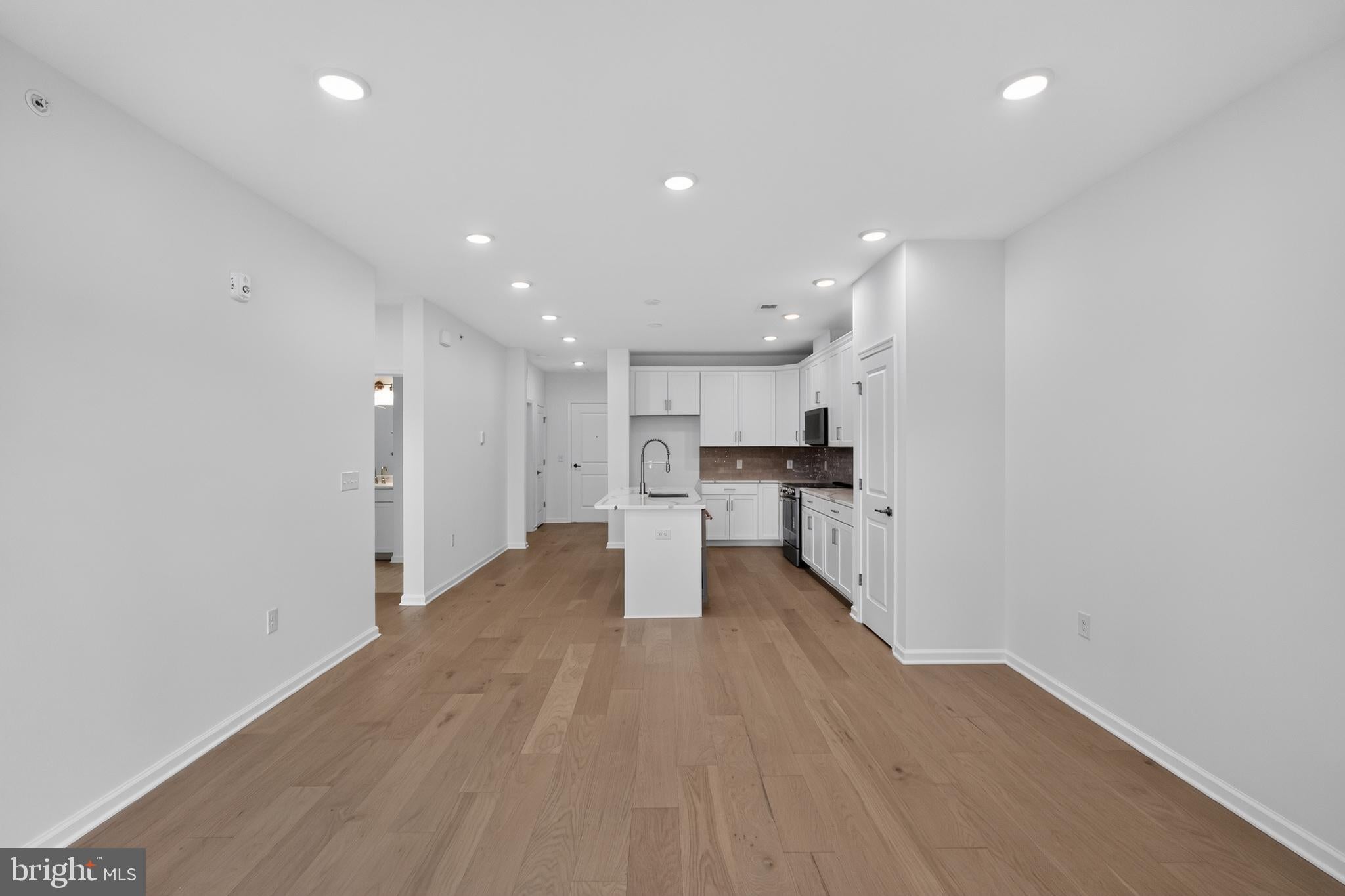 431 WASHINGTON STREET 2110 JADWIN
