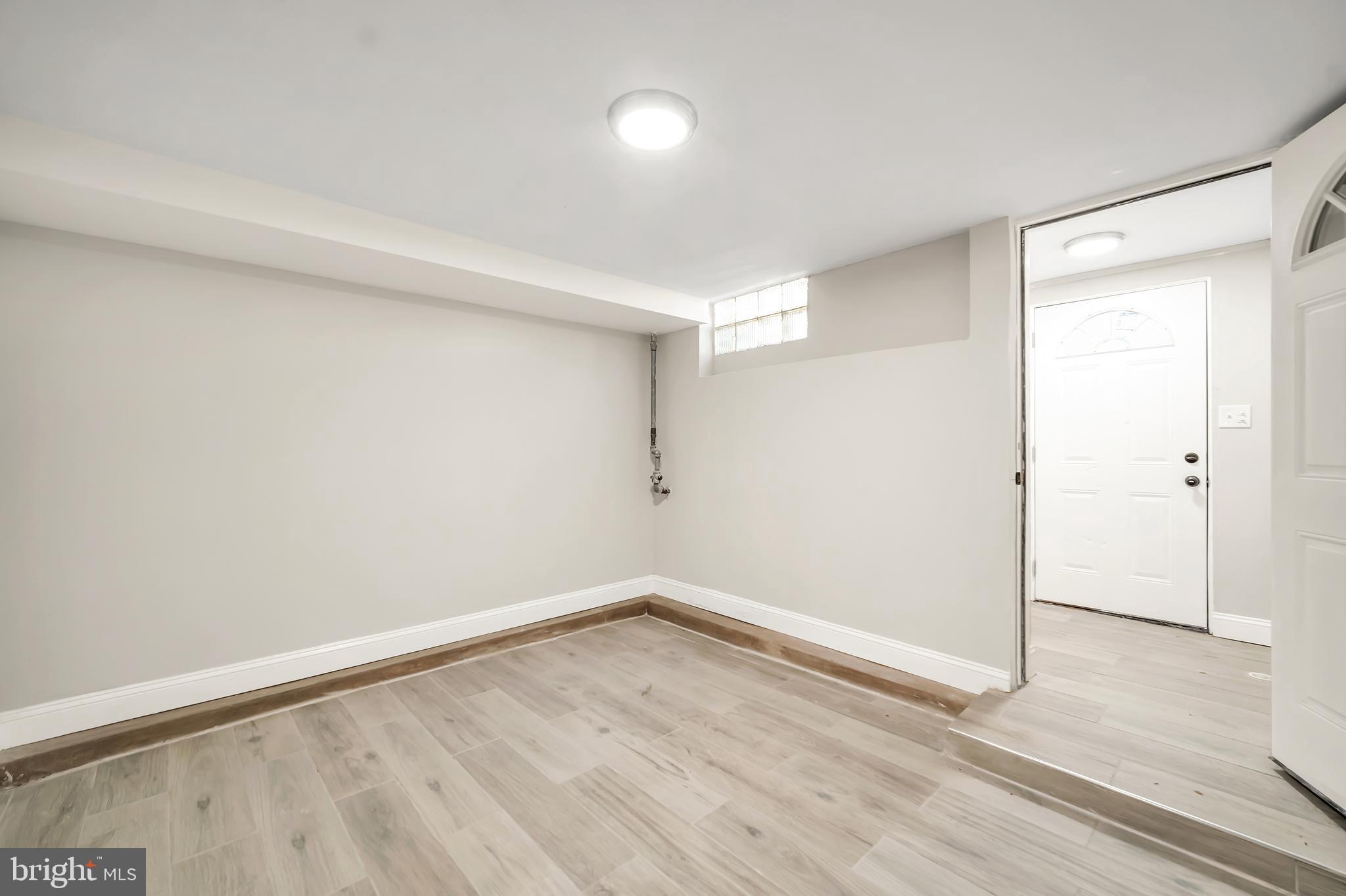 OXFORD CIRCLE - Residential