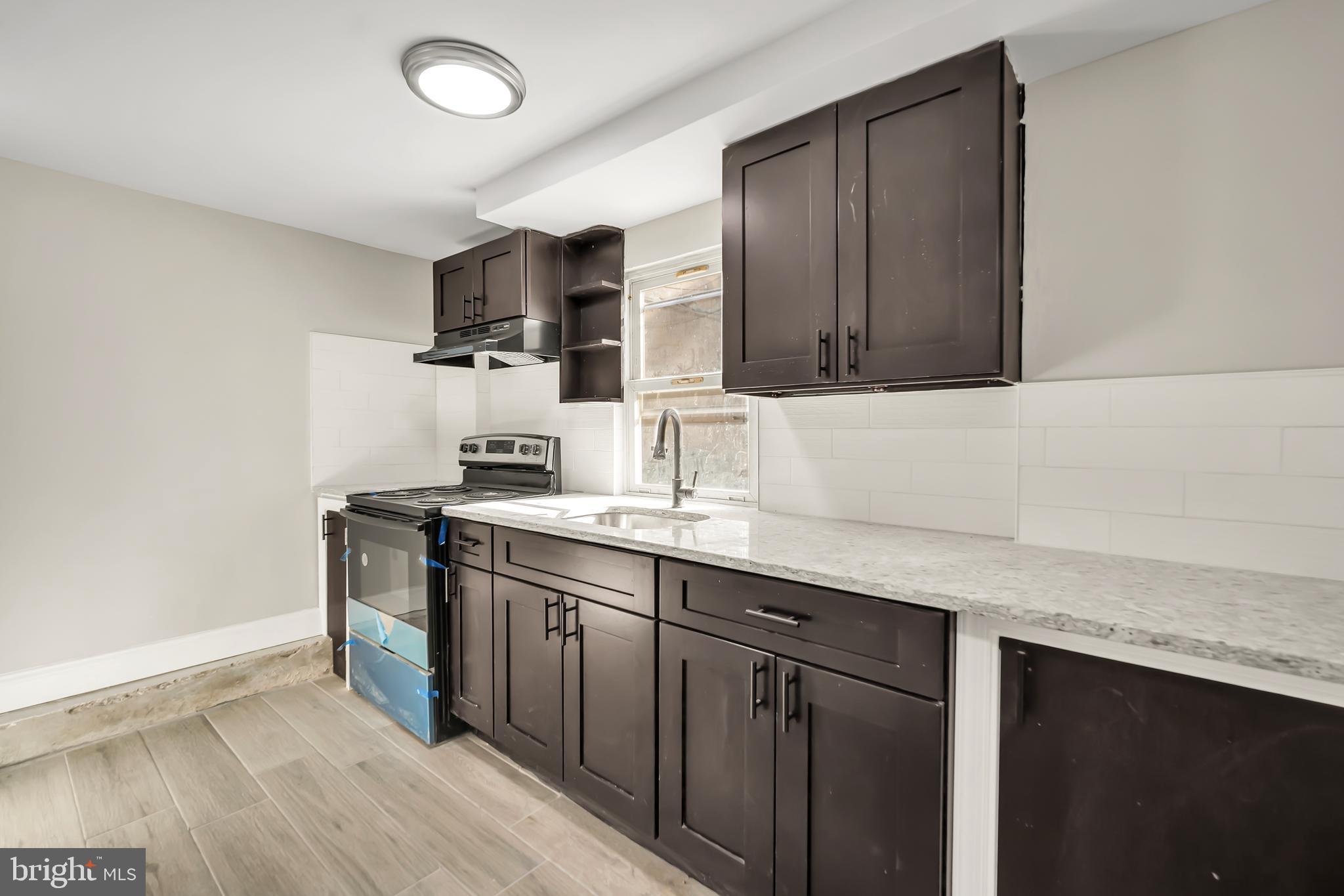 OXFORD CIRCLE - Residential