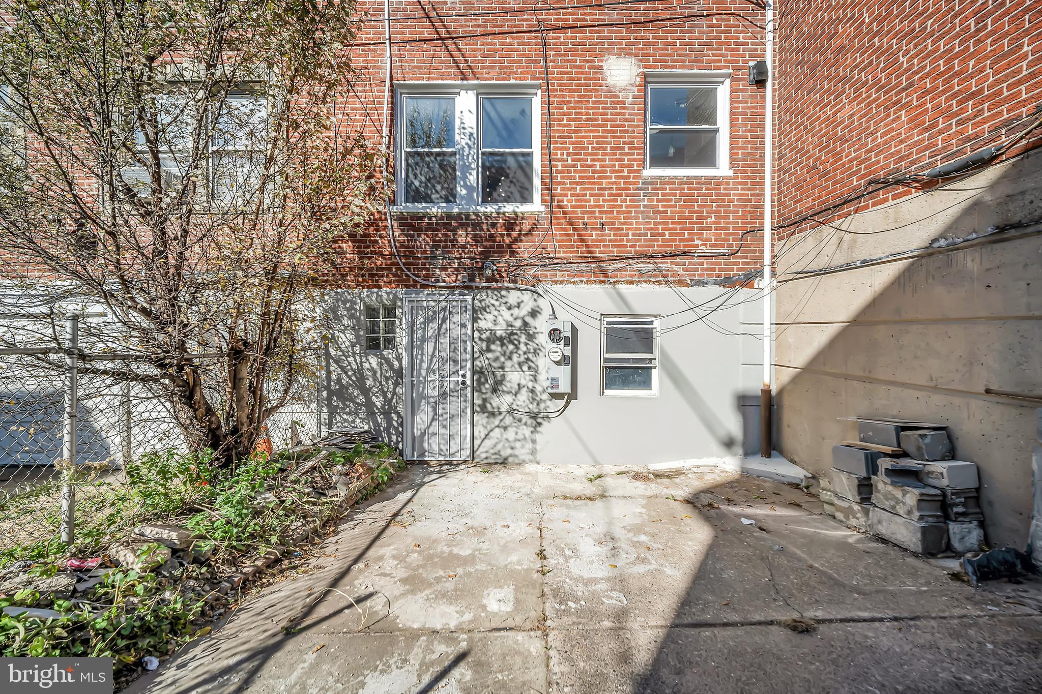 OXFORD CIRCLE - Residential