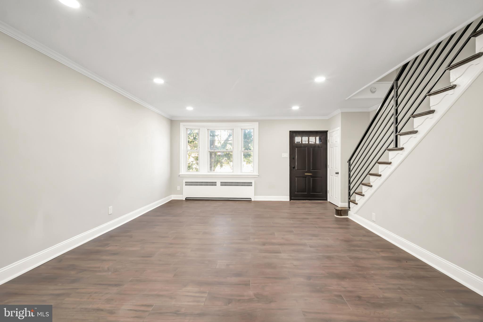 OXFORD CIRCLE - Residential