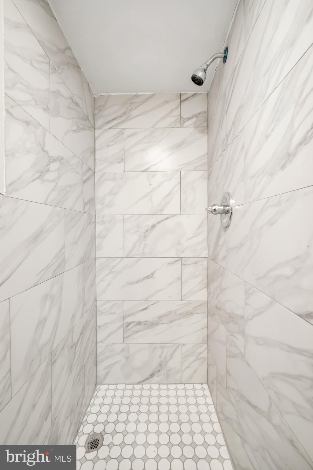 OXFORD CIRCLE - Residential