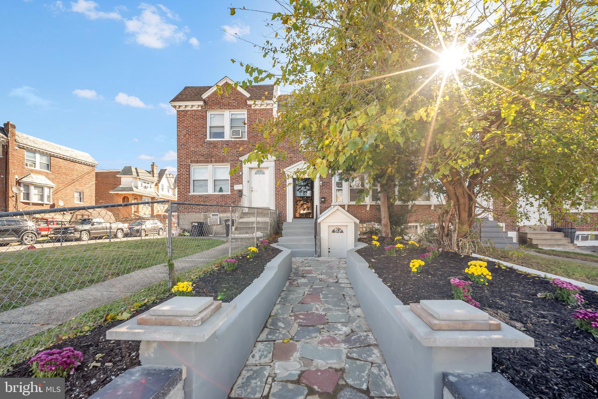 OXFORD CIRCLE - Residential