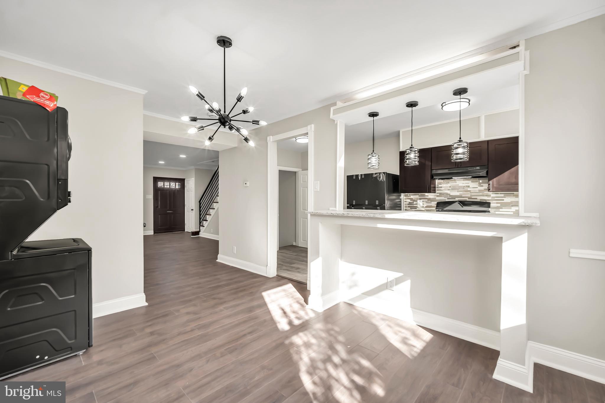 OXFORD CIRCLE - Residential