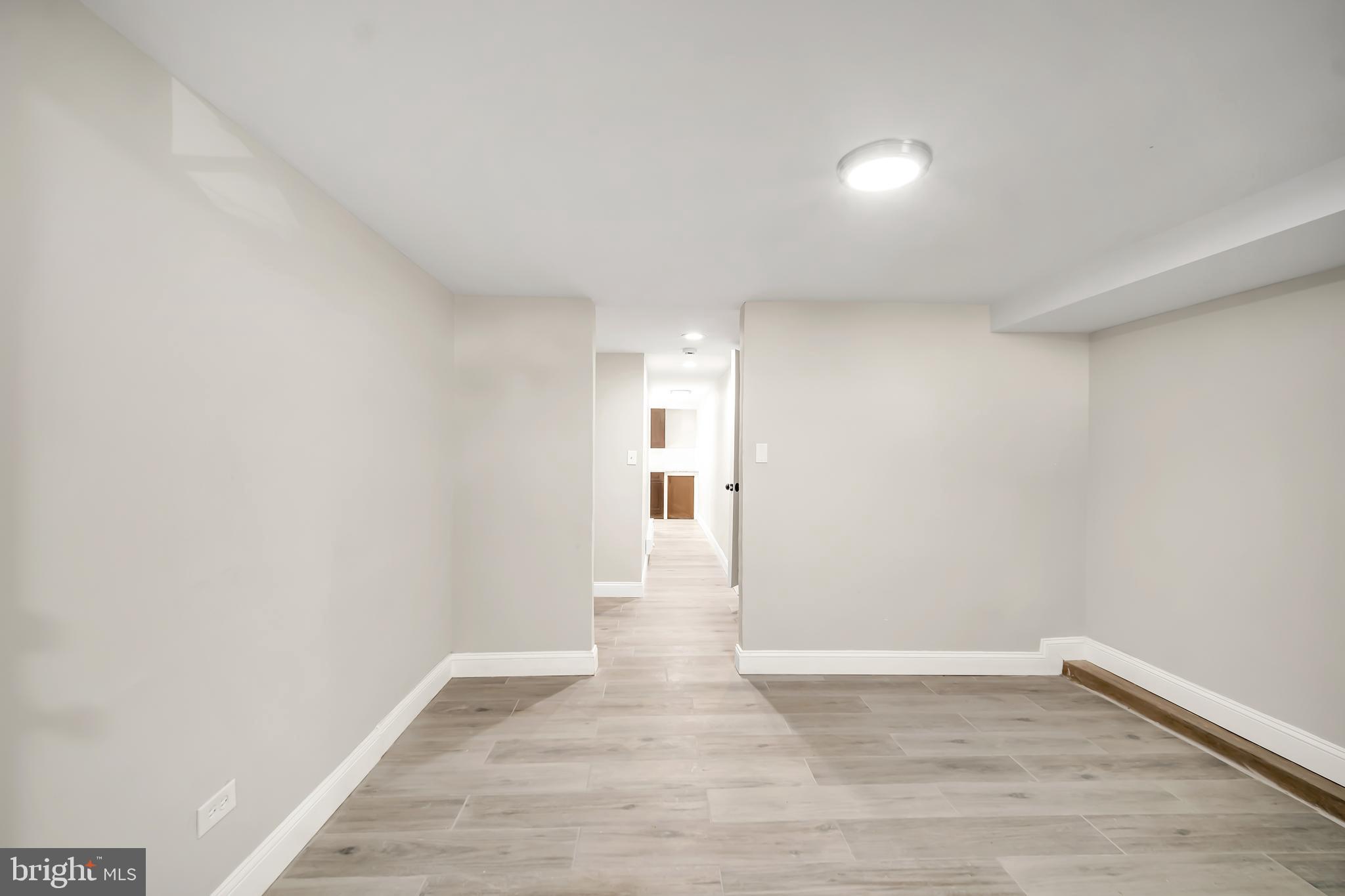 OXFORD CIRCLE - Residential