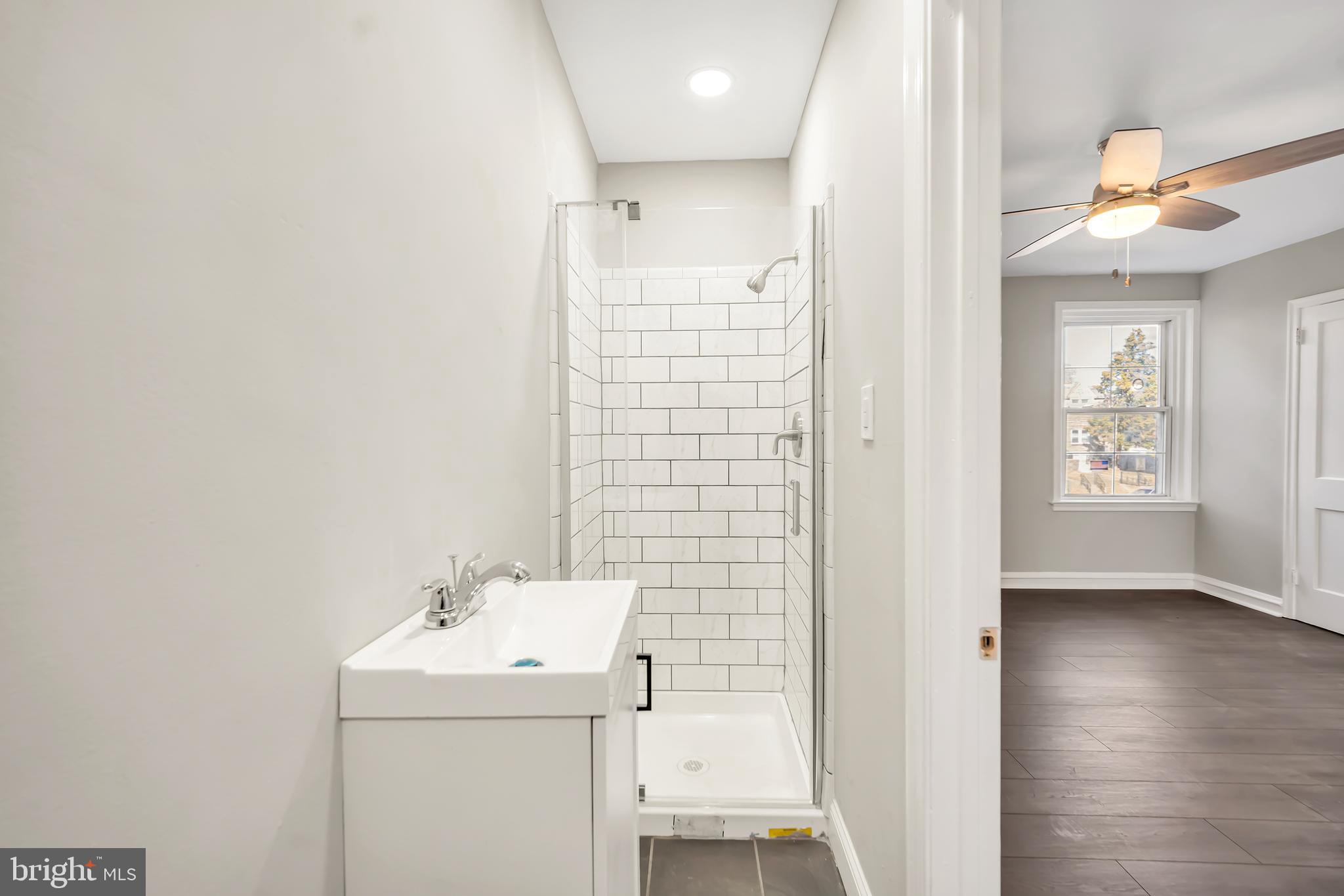 OXFORD CIRCLE - Residential