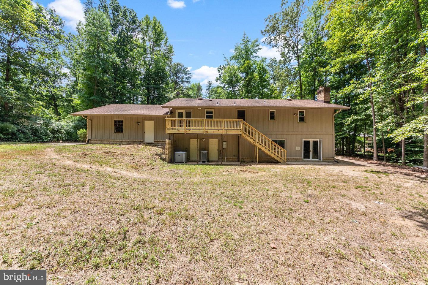 211 SLEEPY HOLLOW TRAIL