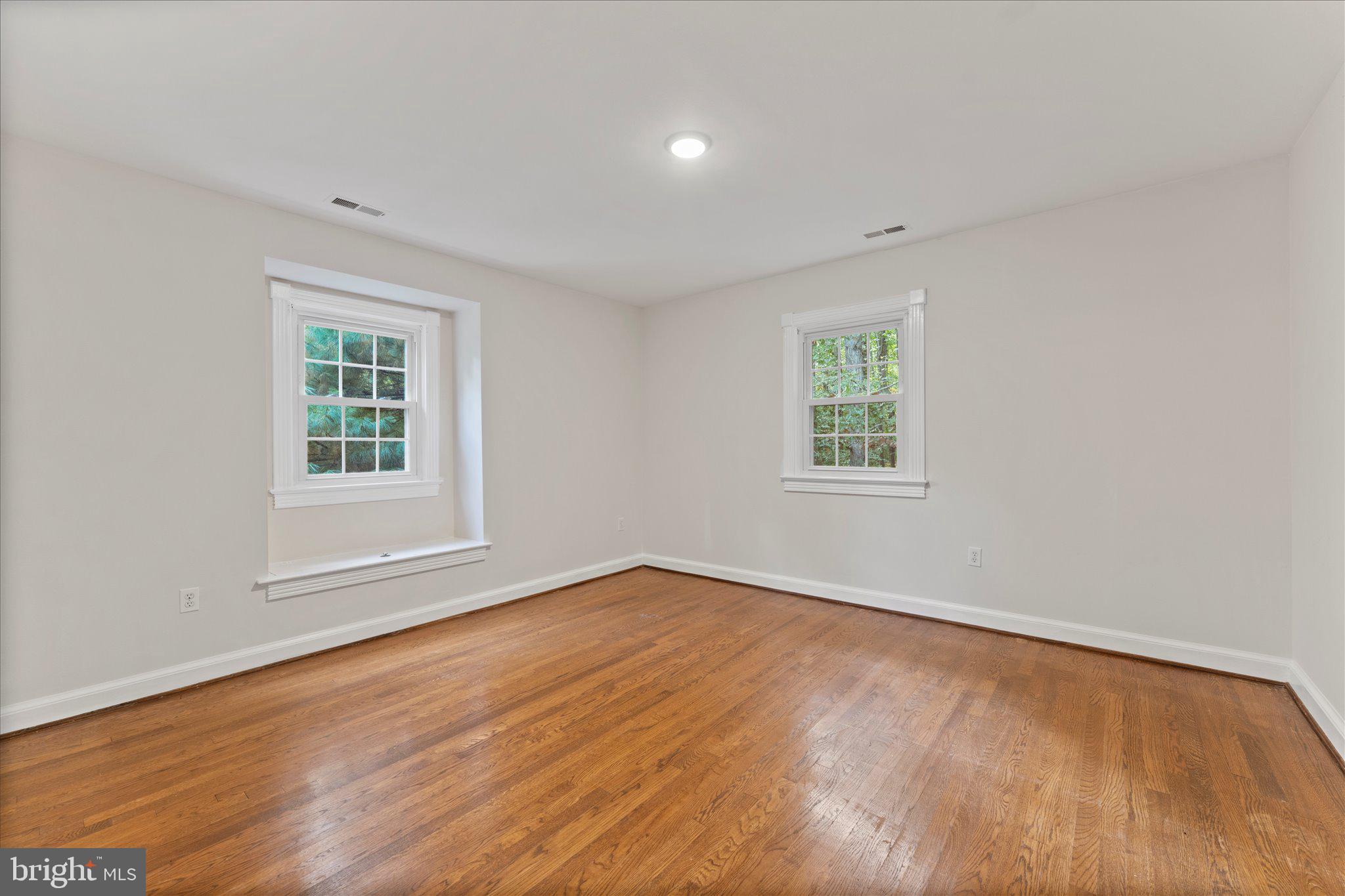 THE ENGLISH HILLS - Residential