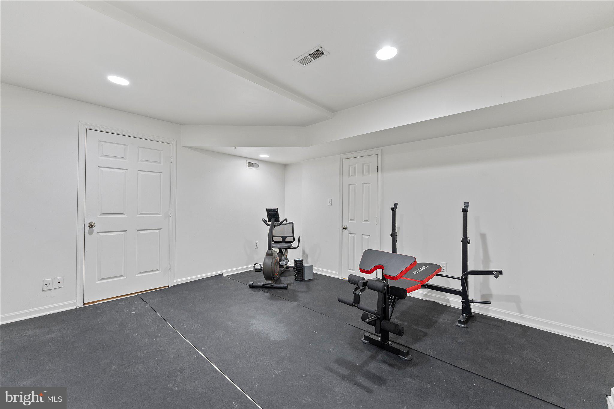 THE ENGLISH HILLS - Residential