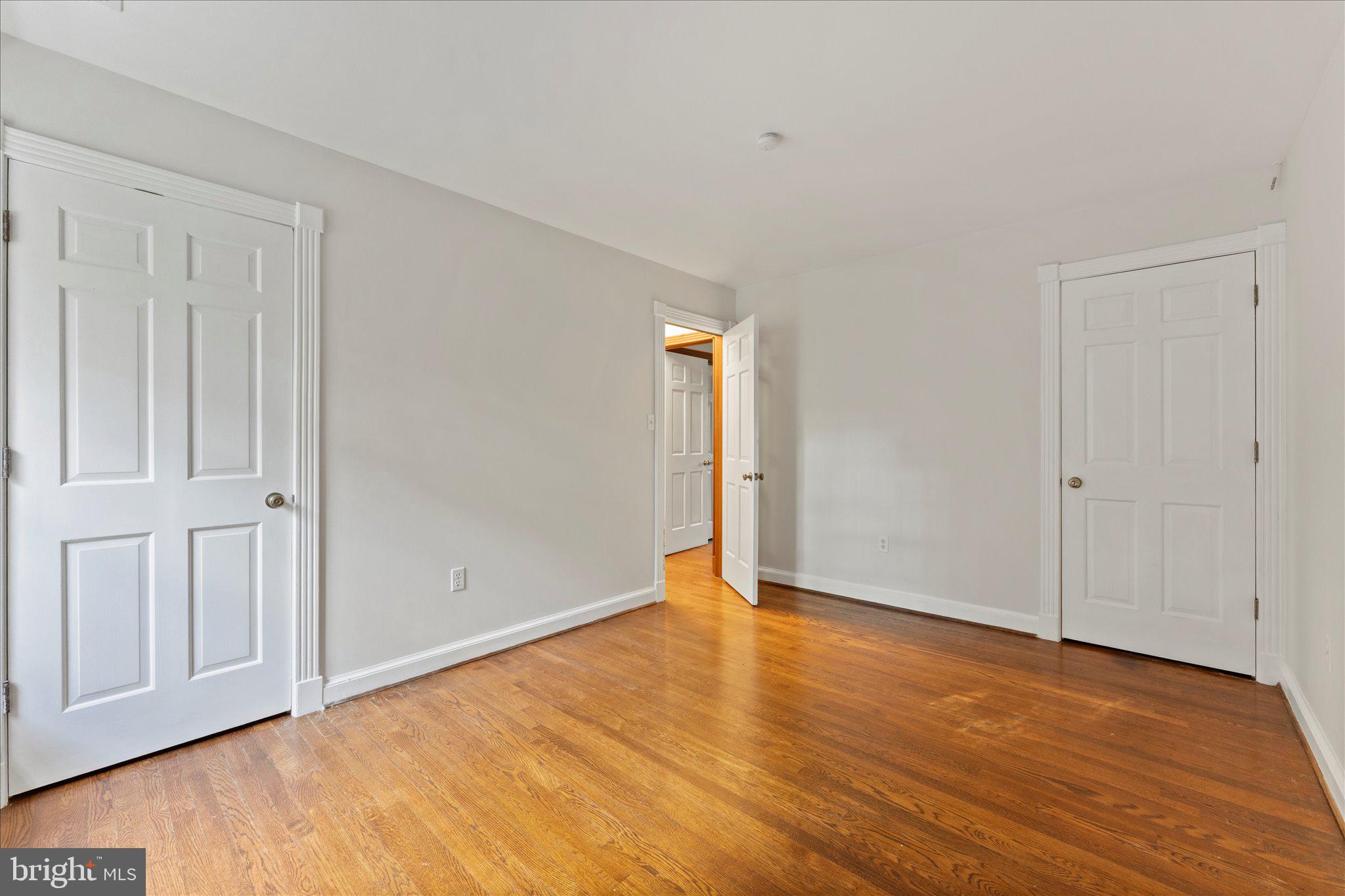 THE ENGLISH HILLS - Residential