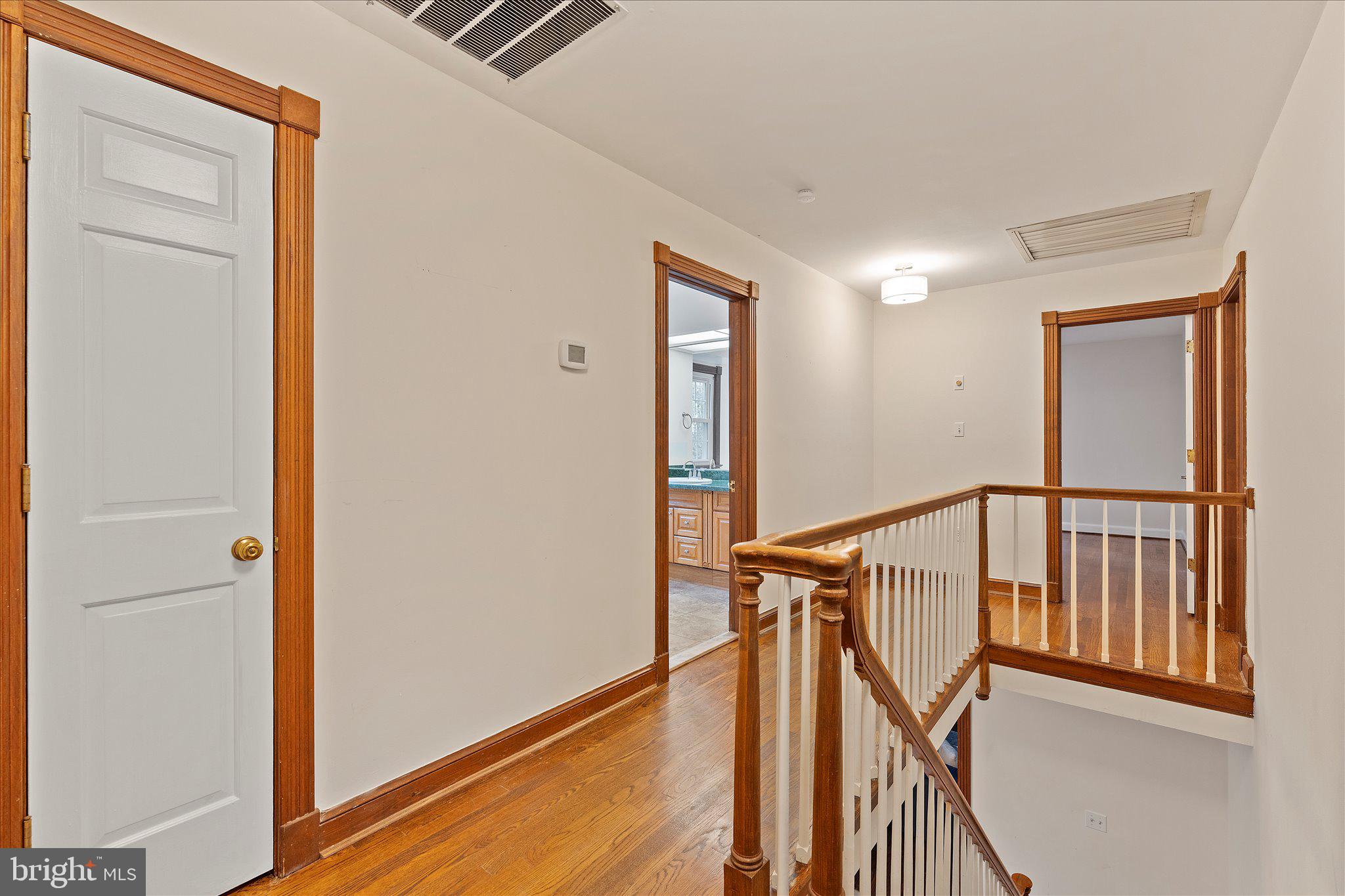 THE ENGLISH HILLS - Residential