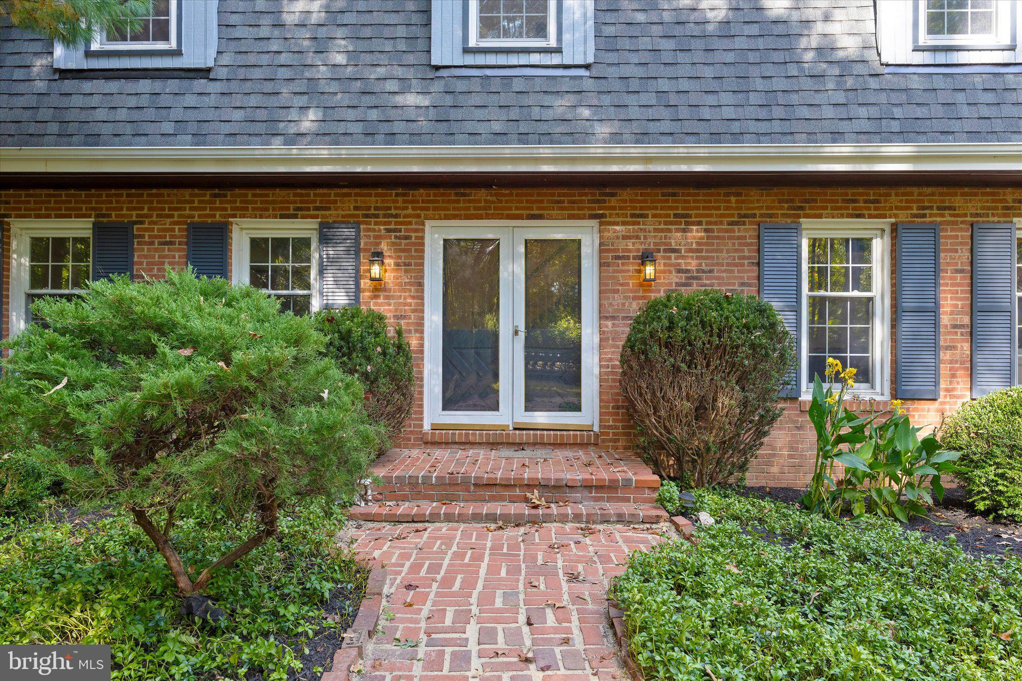 7917 MANOR HOUSE DRIVE