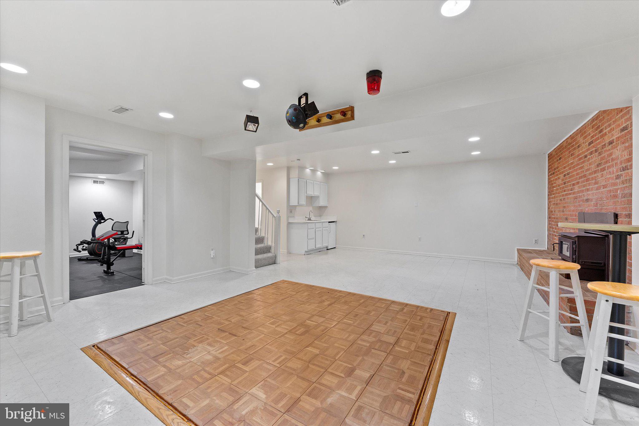 THE ENGLISH HILLS - Residential