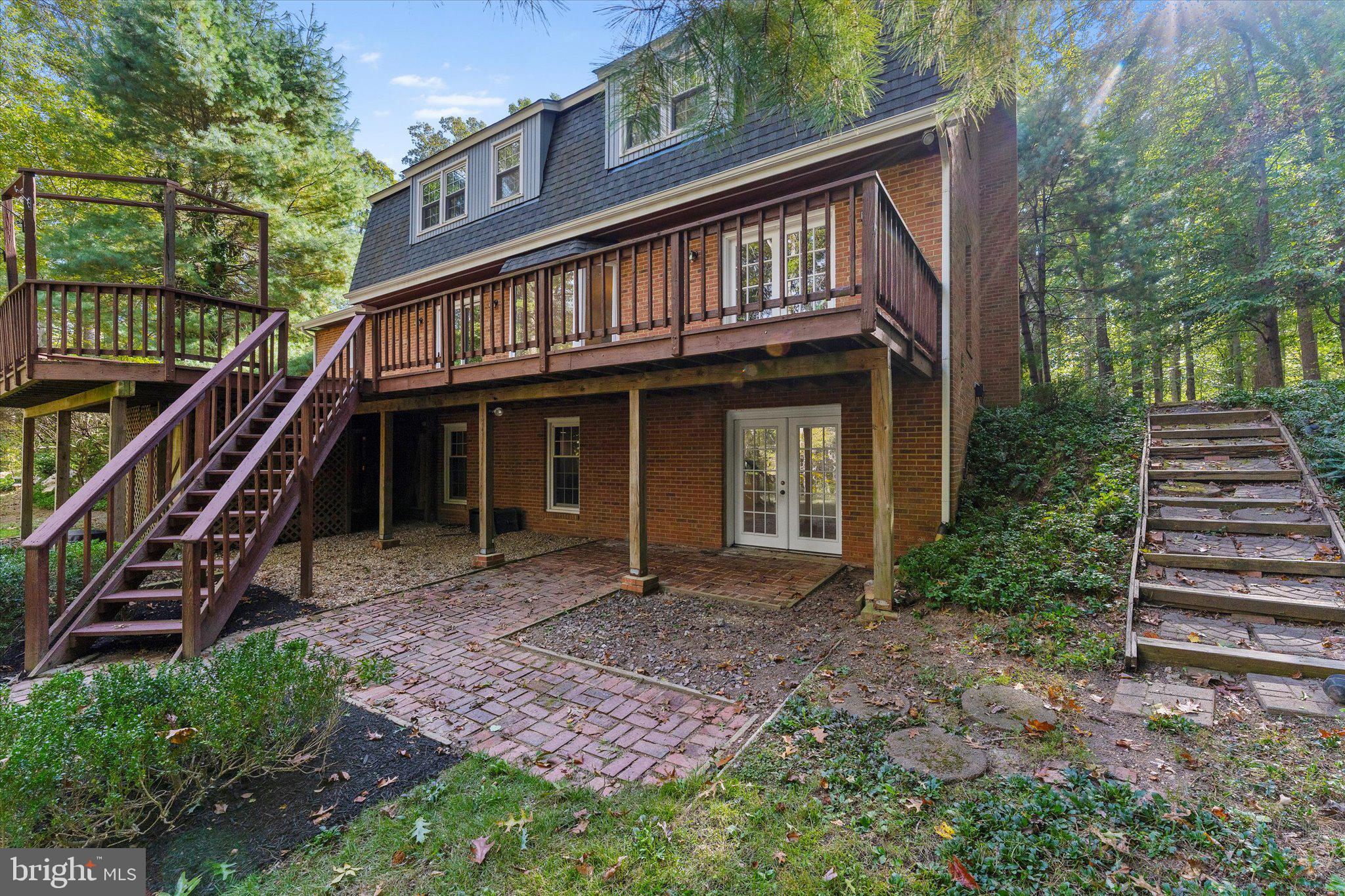 THE ENGLISH HILLS - Residential