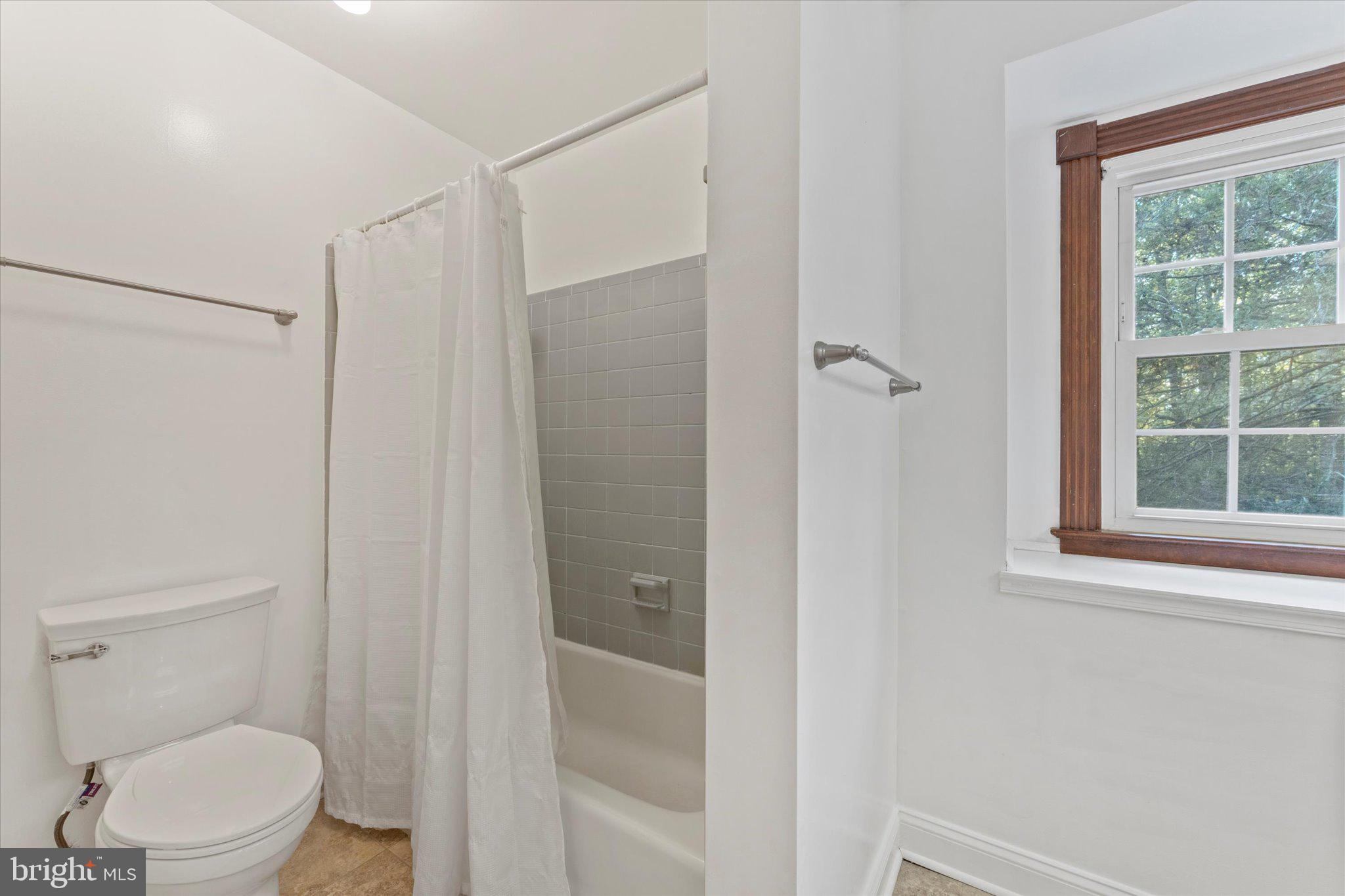 THE ENGLISH HILLS - Residential