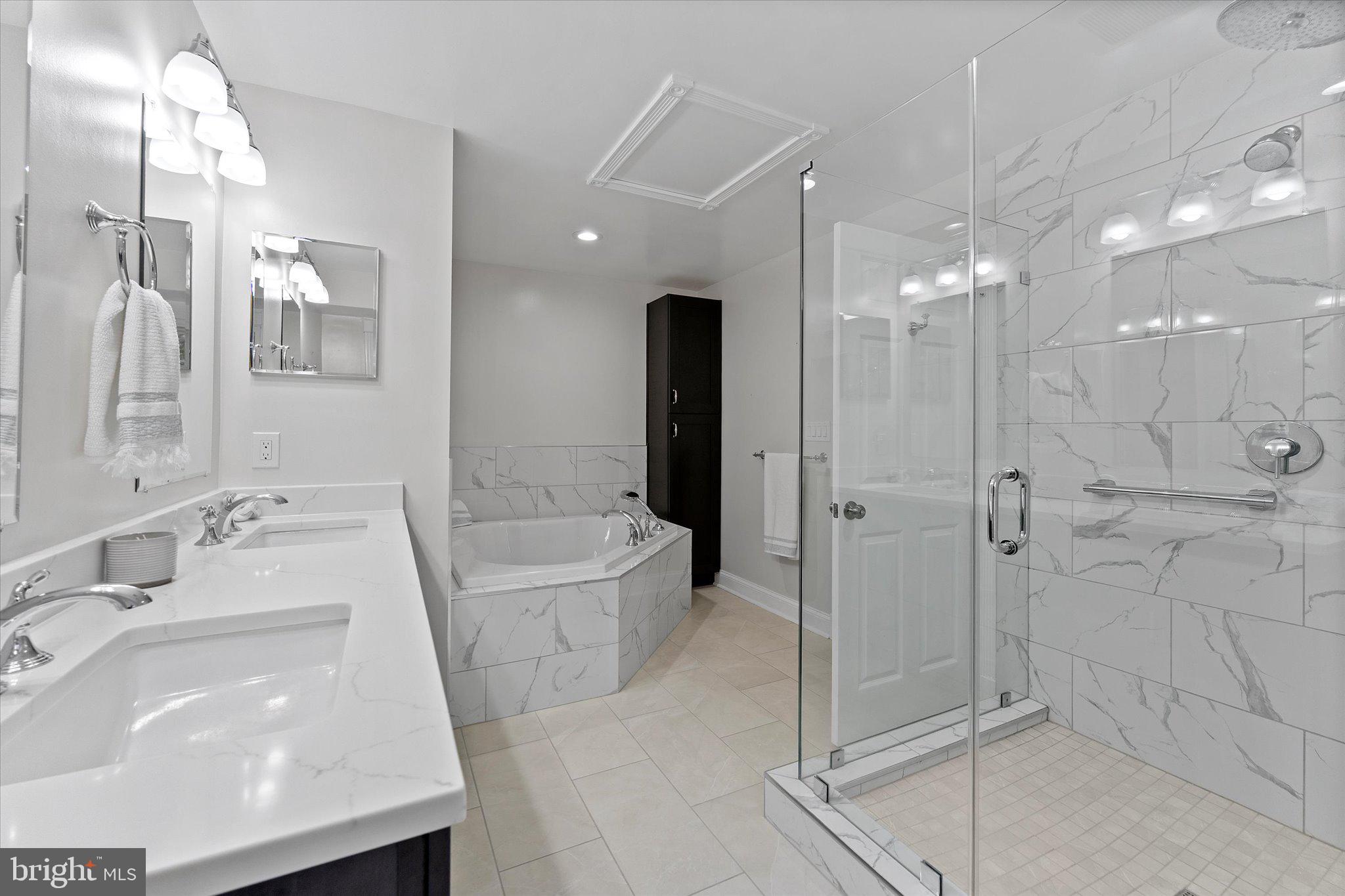 THE ENGLISH HILLS - Residential