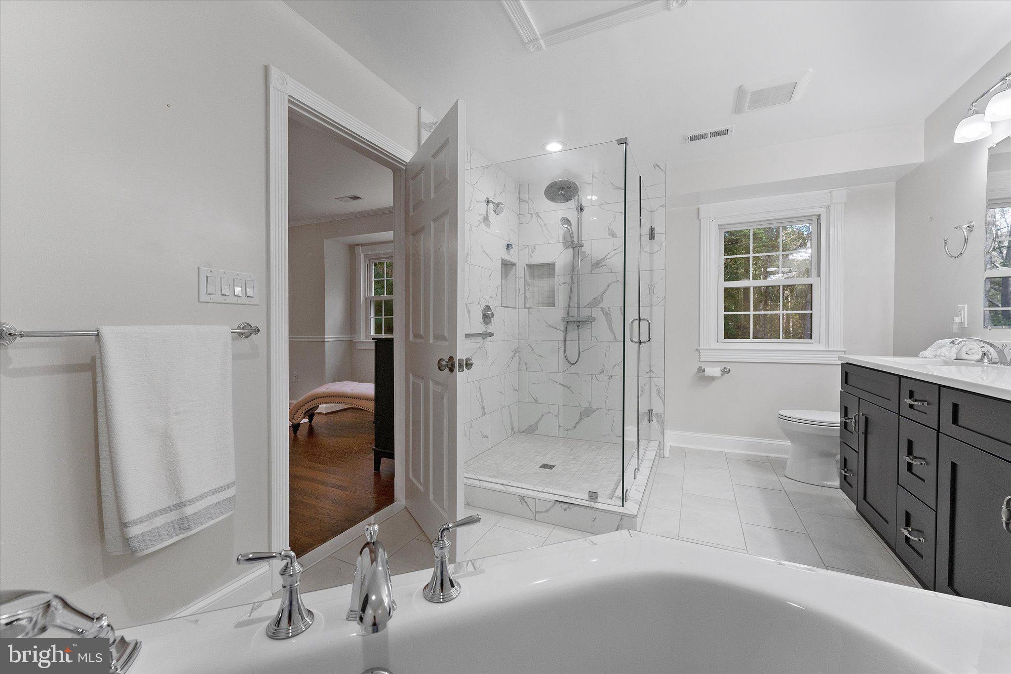 THE ENGLISH HILLS - Residential