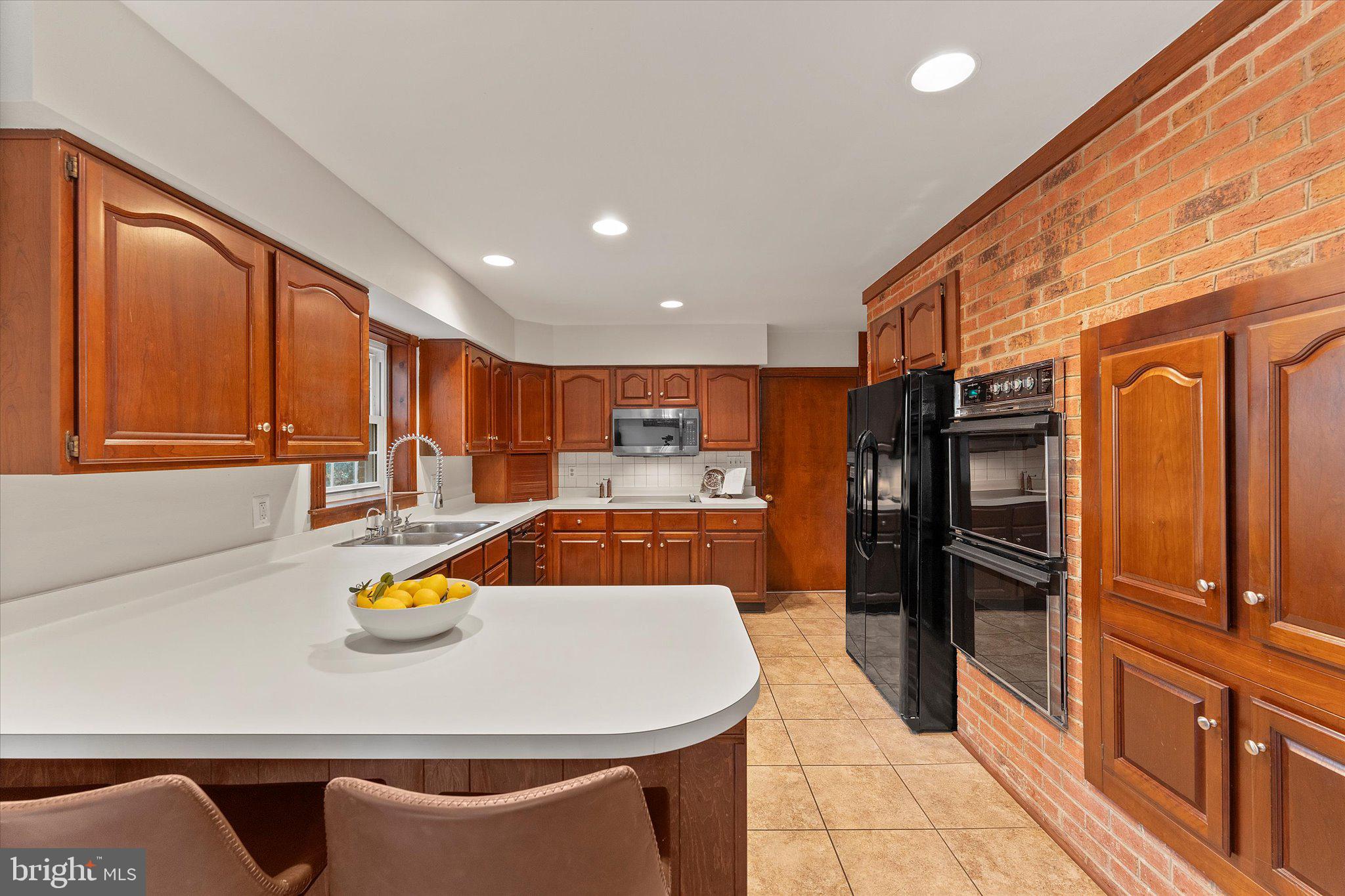 THE ENGLISH HILLS - Residential