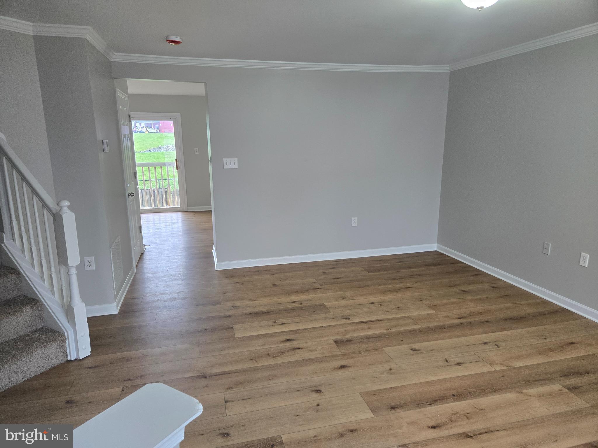 COUNTY GREEN - Residential