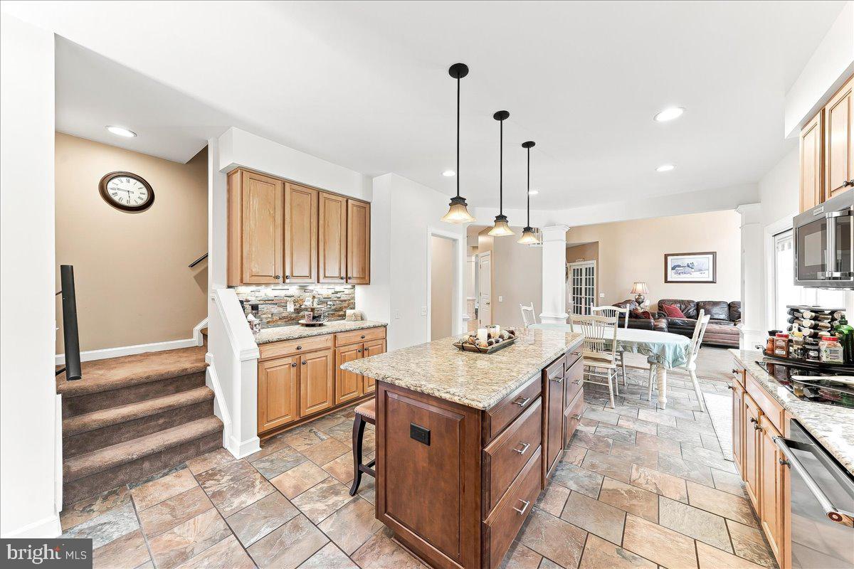 39 MAPLE LANE