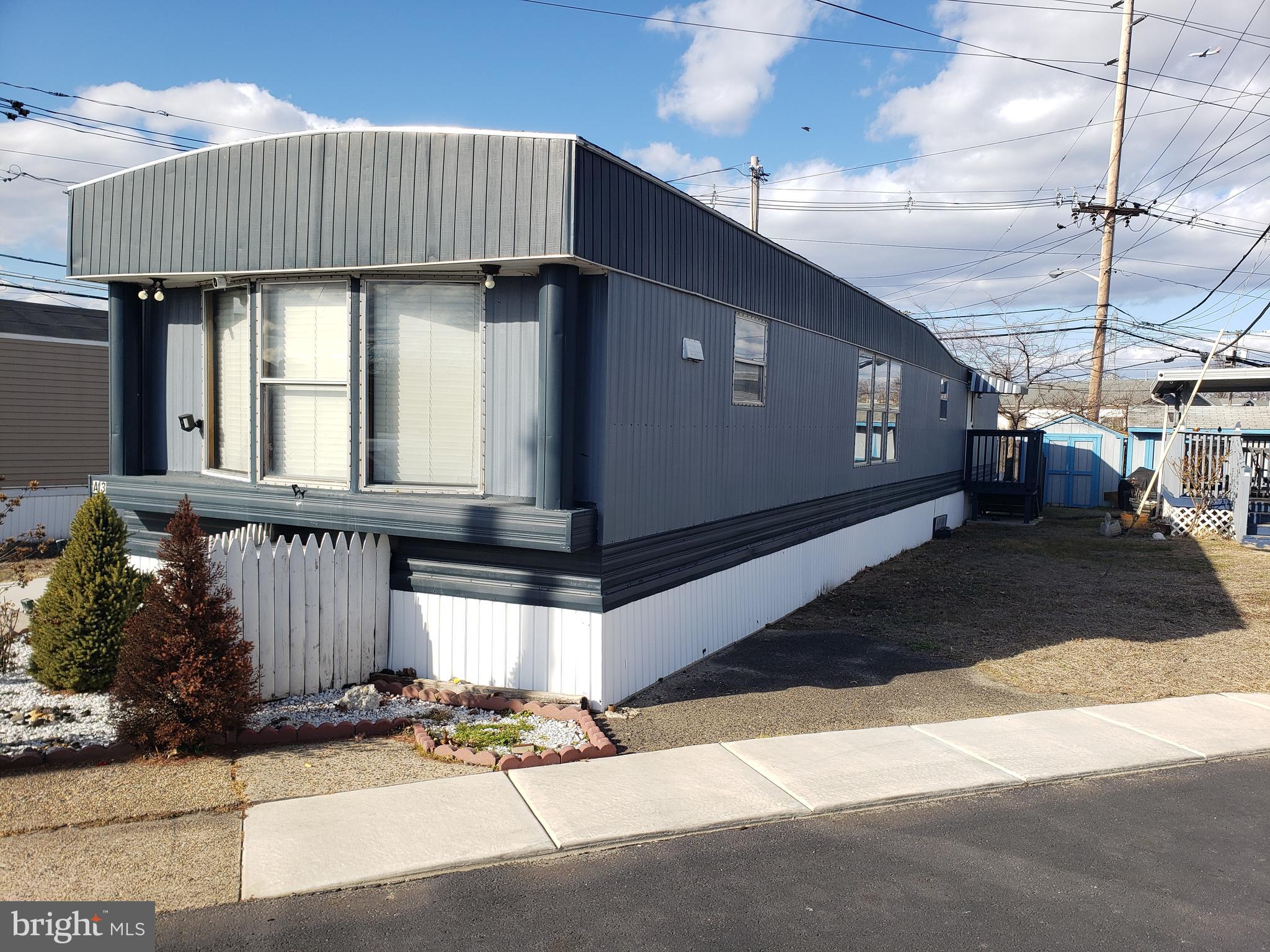 3A ASHWOOD AVENUE