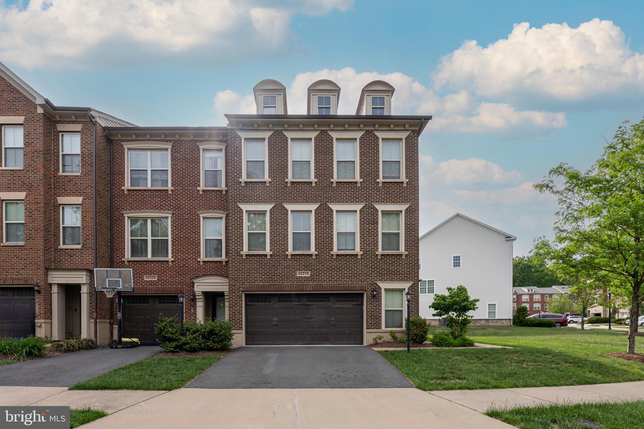 42230 CASTLE RIDGE SQUARE