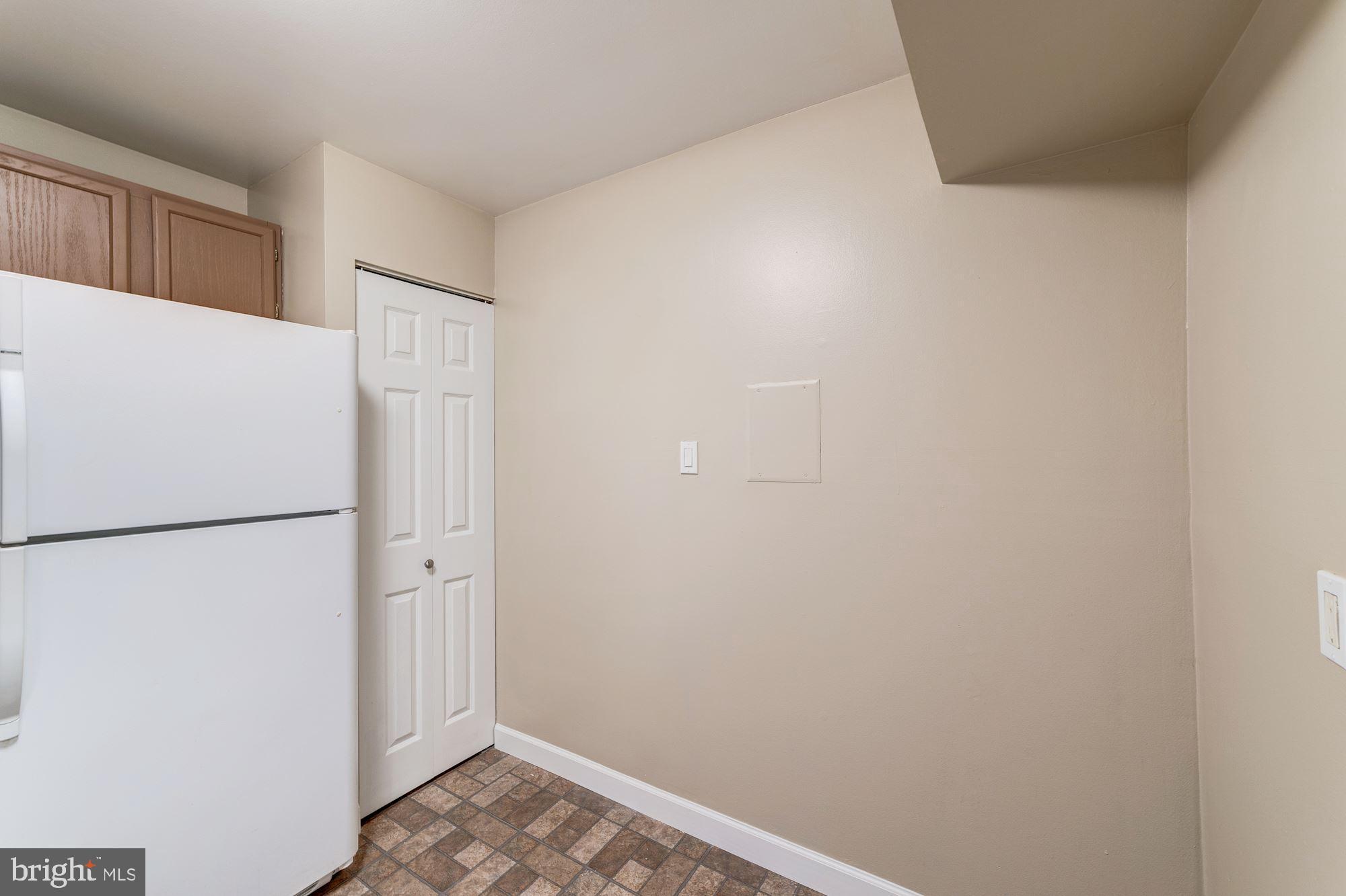 CANTERBURY SQUARE - Residential