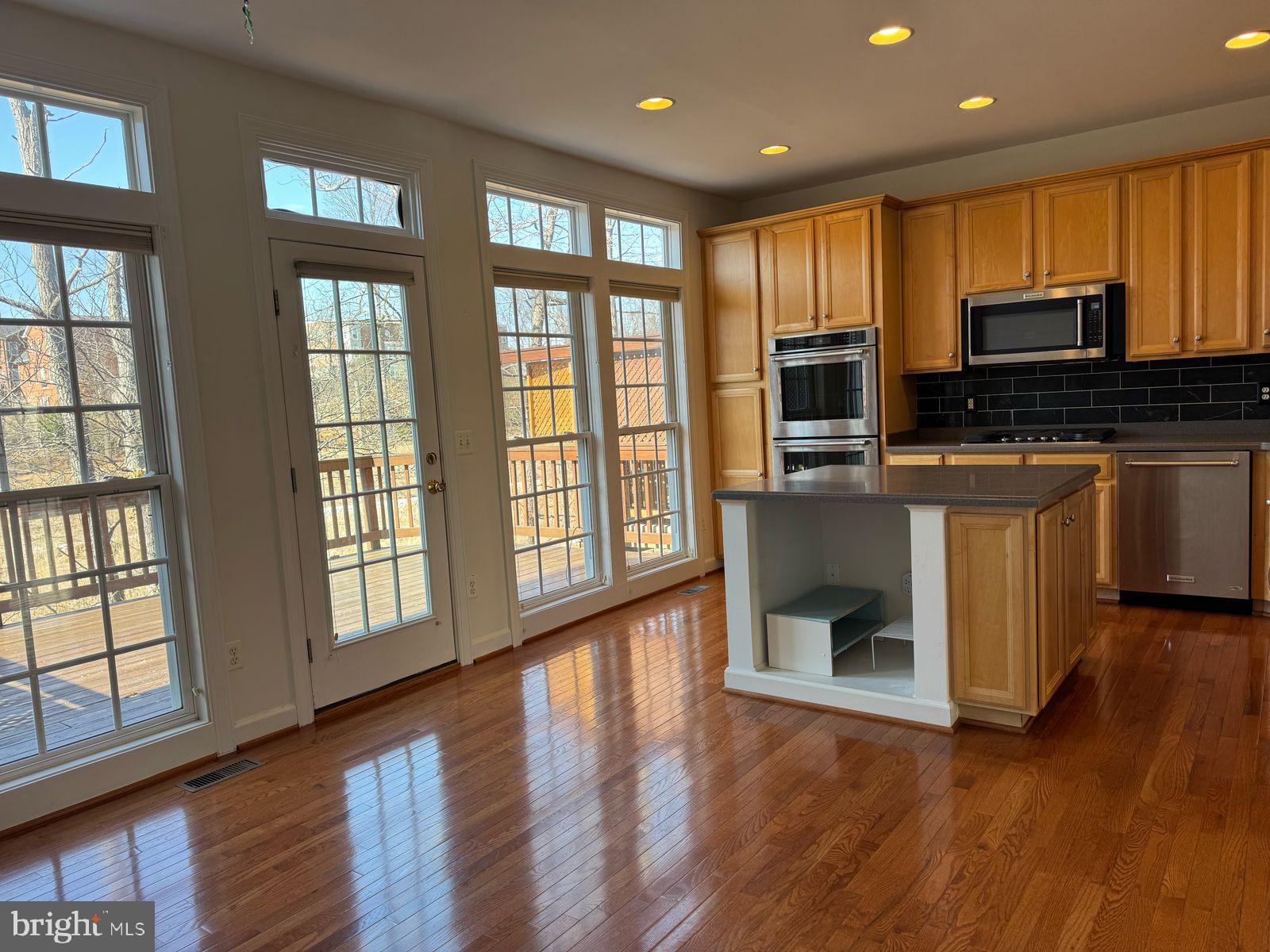 LAUREL CREST - Residential Lease