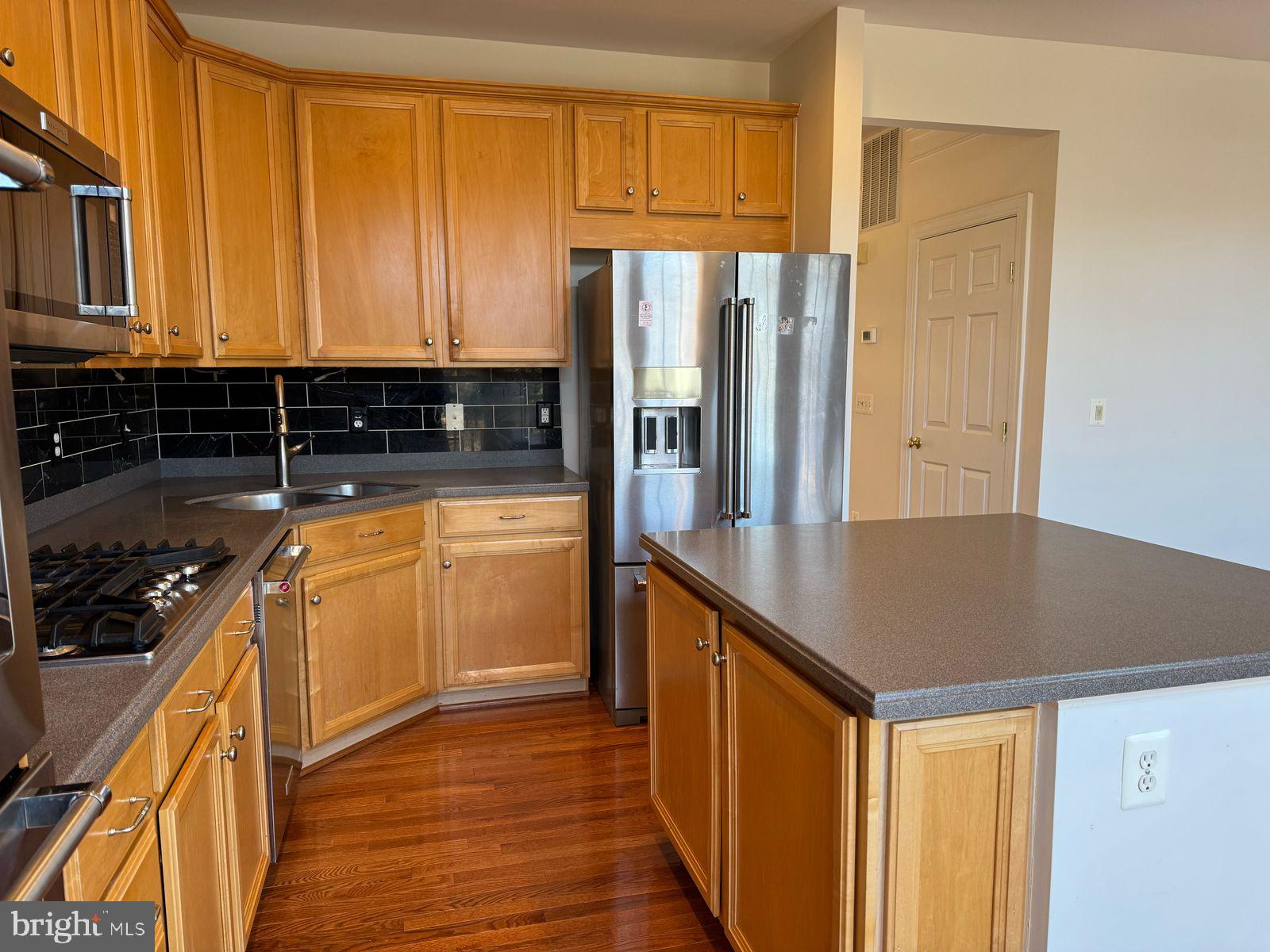 LAUREL CREST - Residential Lease