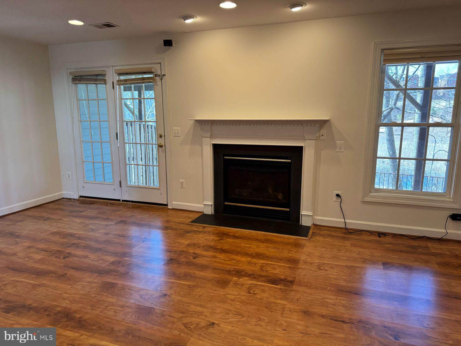 LAUREL CREST - Residential Lease