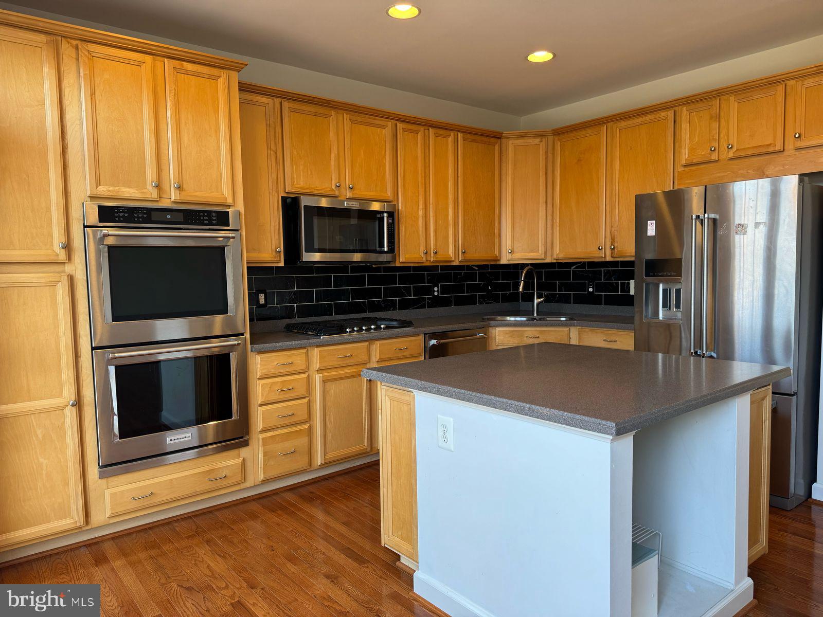 LAUREL CREST - Residential Lease